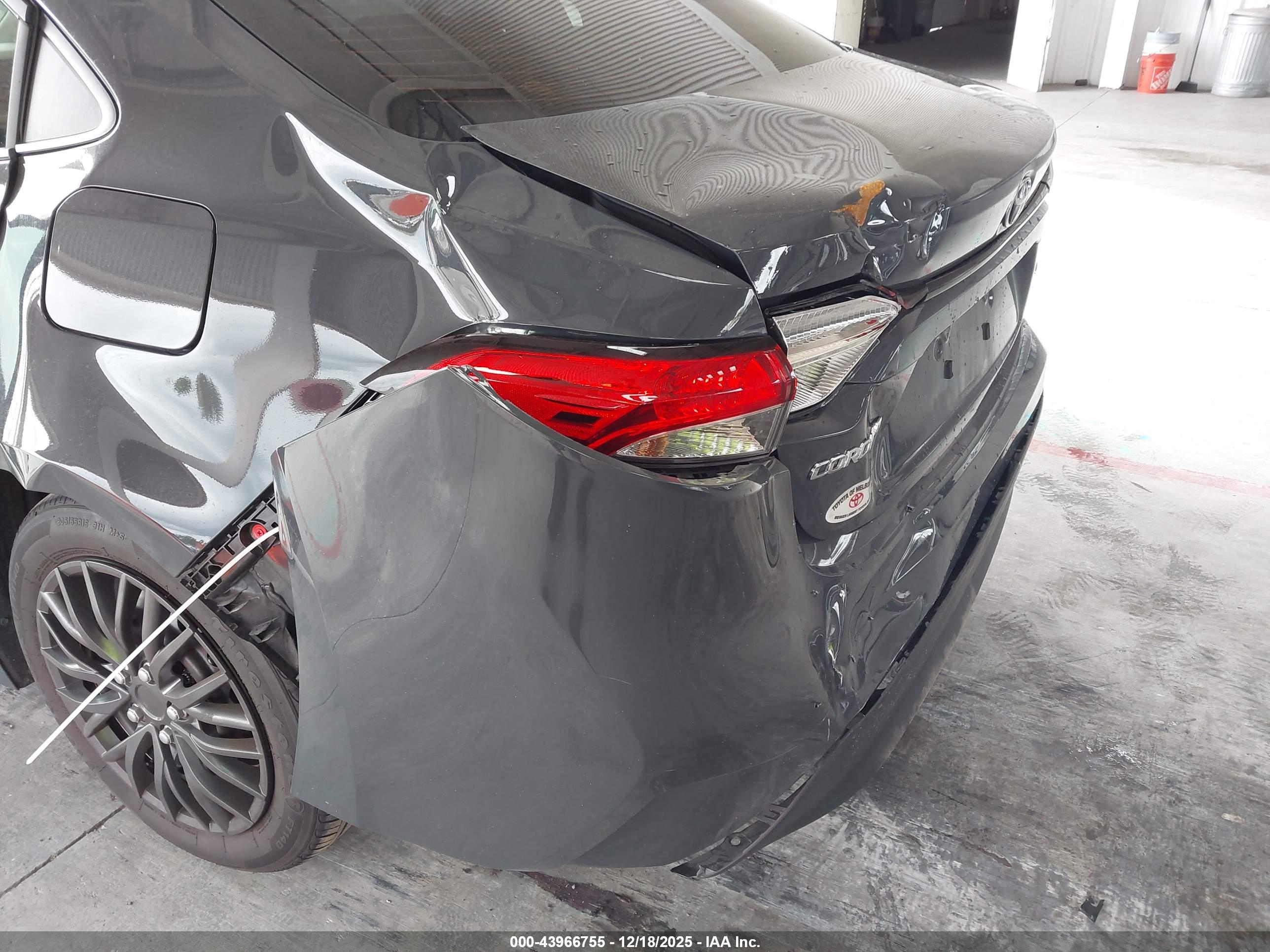 TOYOTA COROLLA image 6