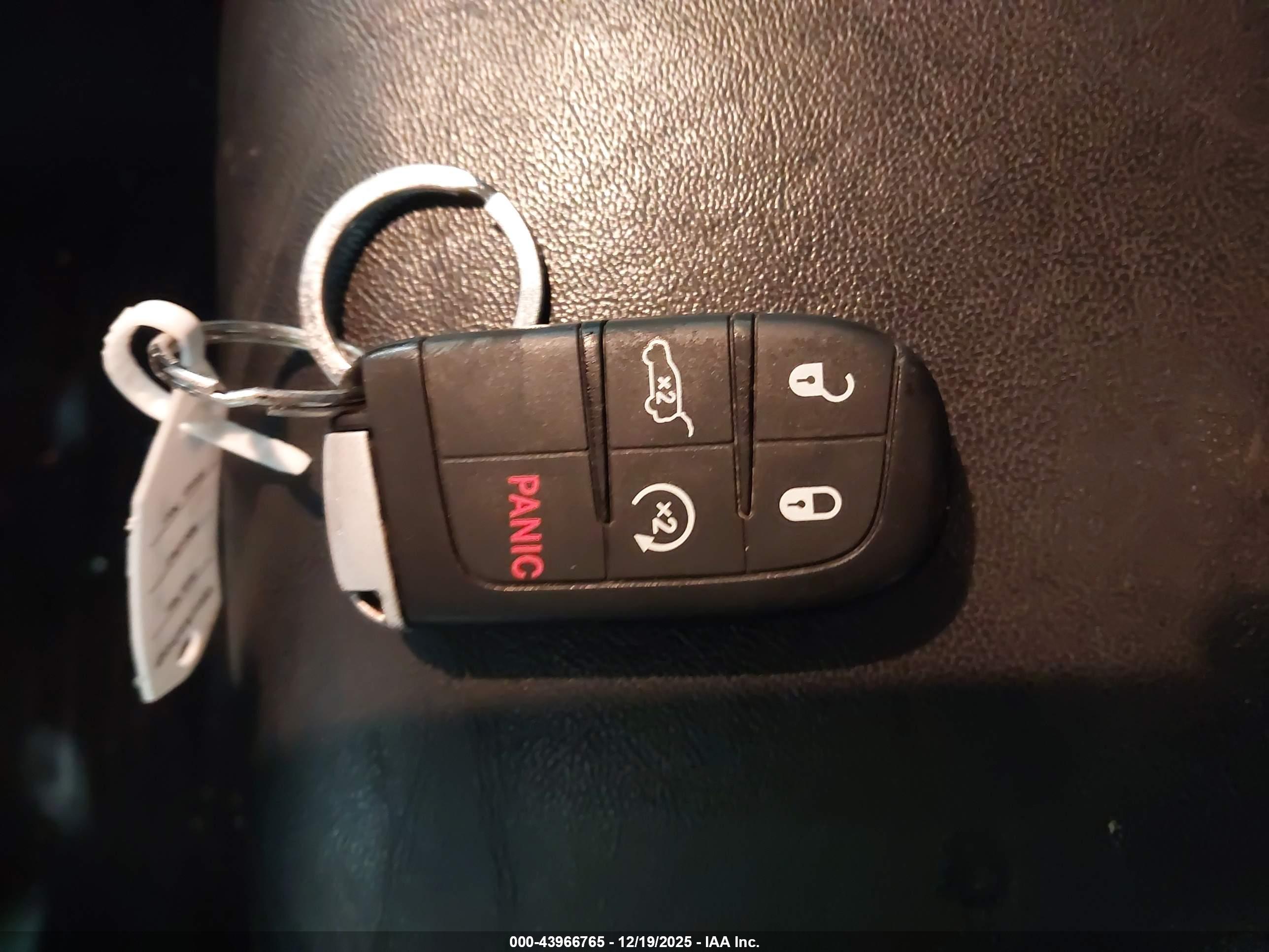 JEEP GRAND image 11