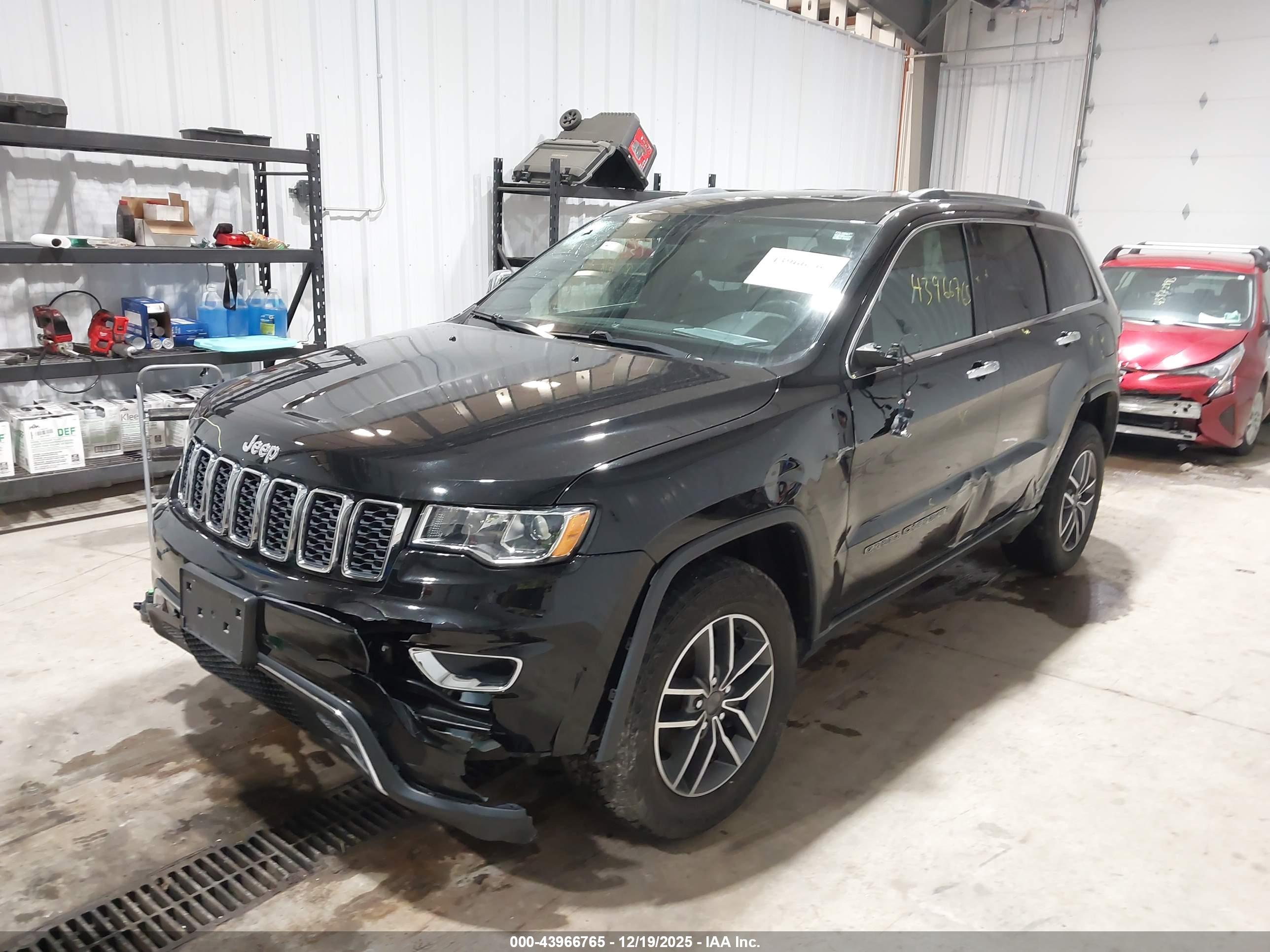 JEEP GRAND image 2