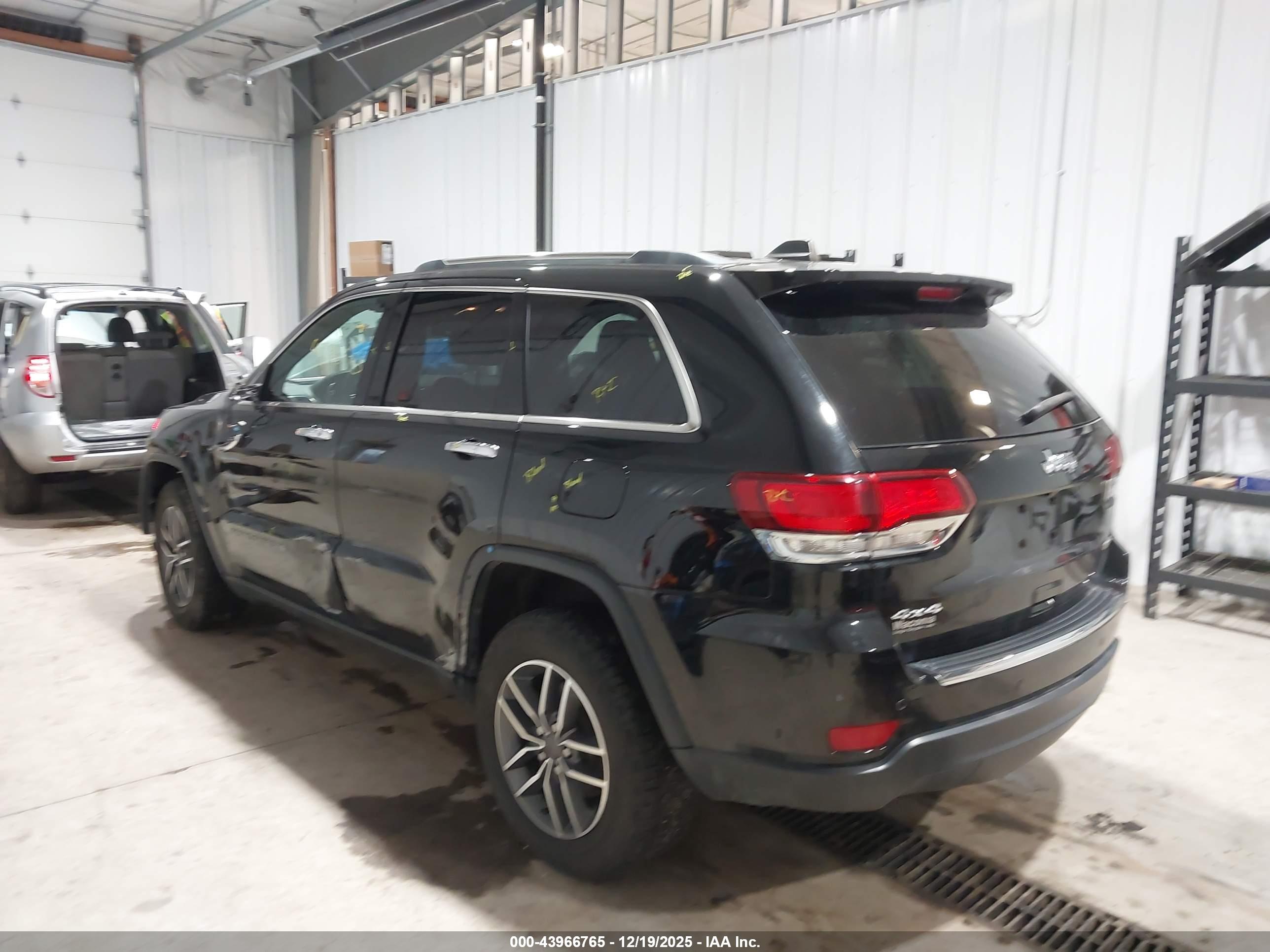 JEEP GRAND image 3
