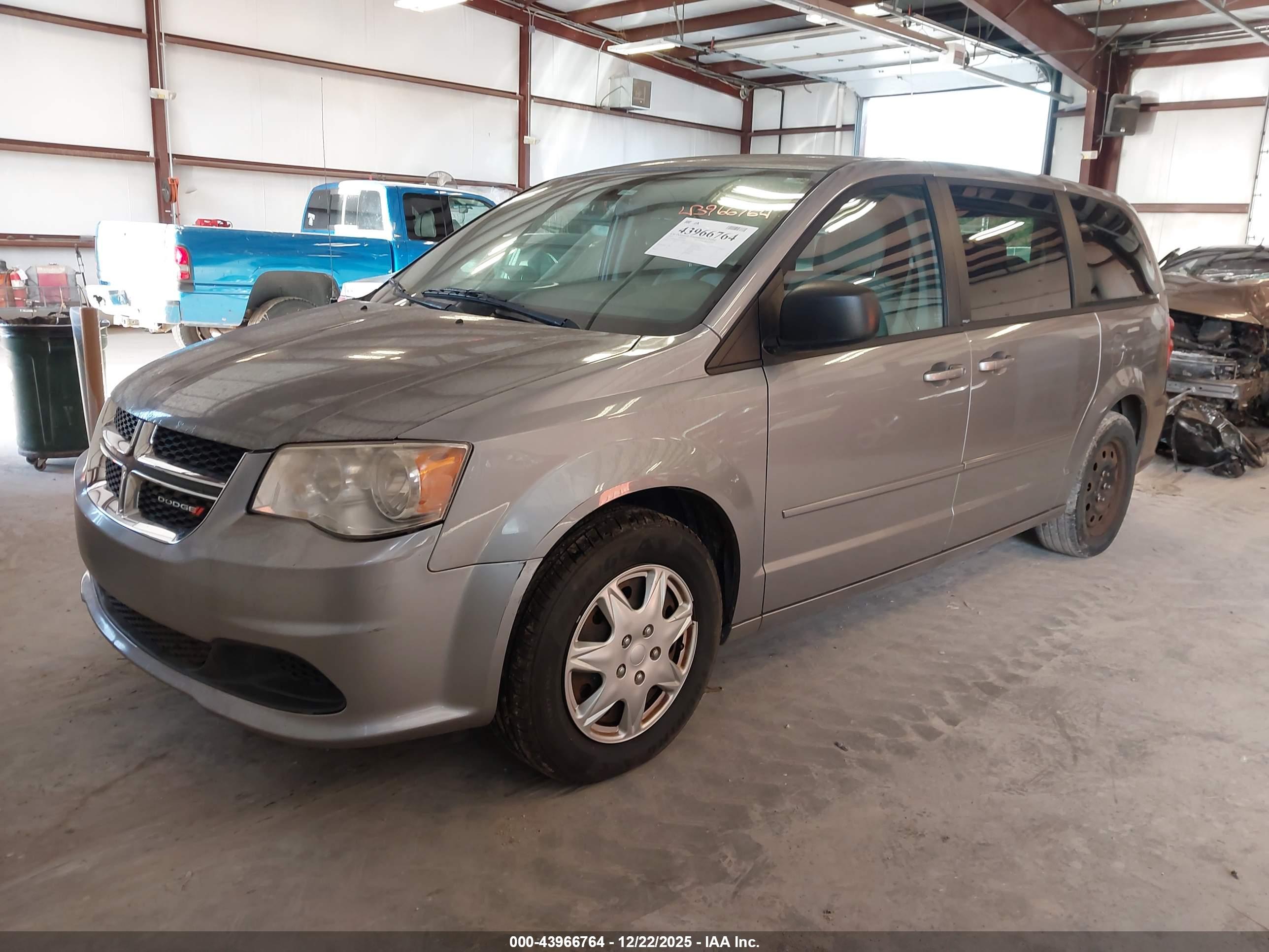 DODGE GRAND image 2