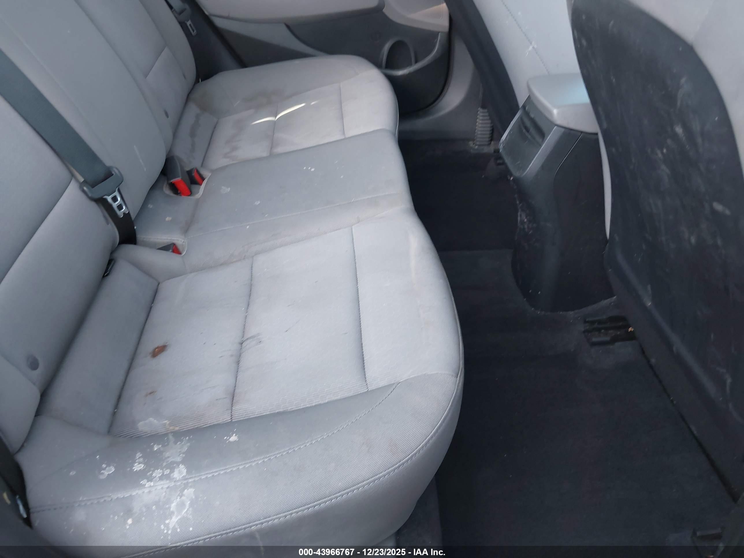 HYUNDAI ELANTRA image 8