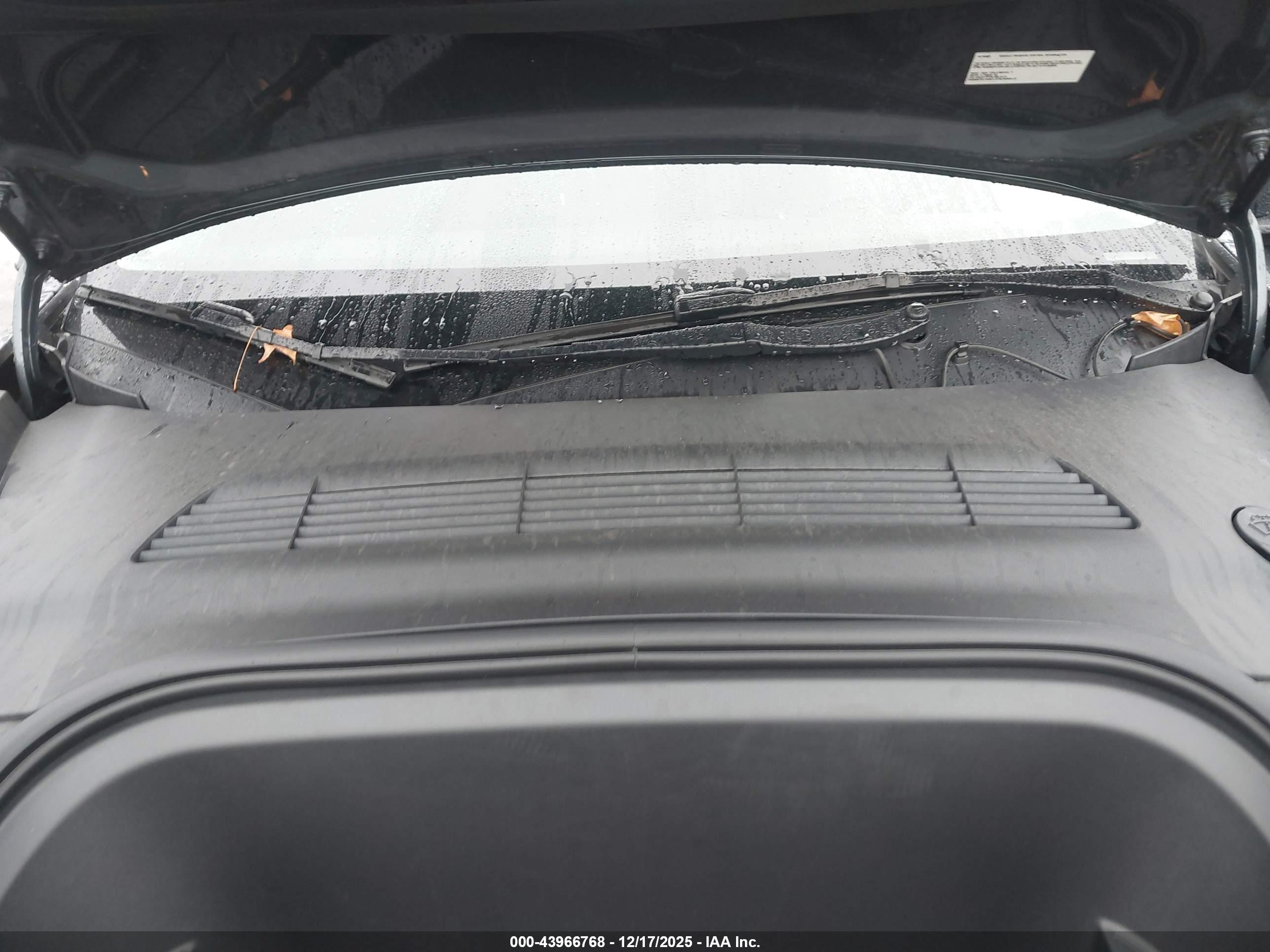 TESLA MODEL image 10