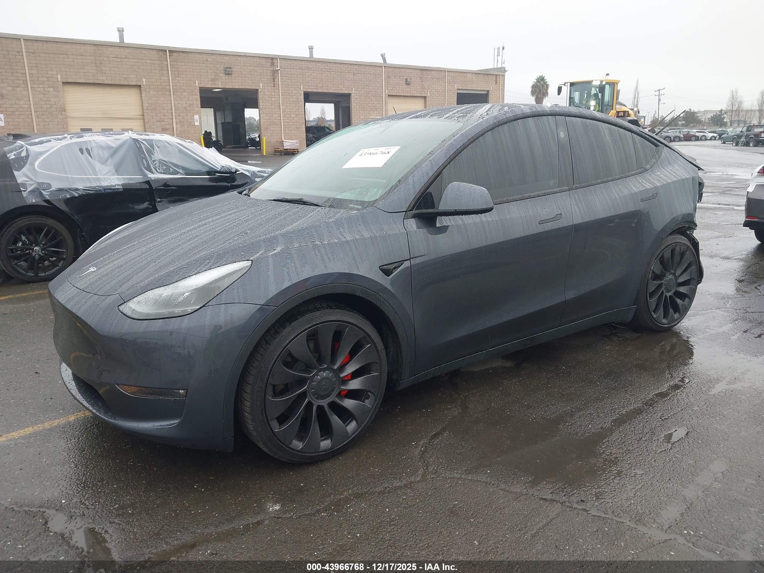 TESLA MODEL image 2