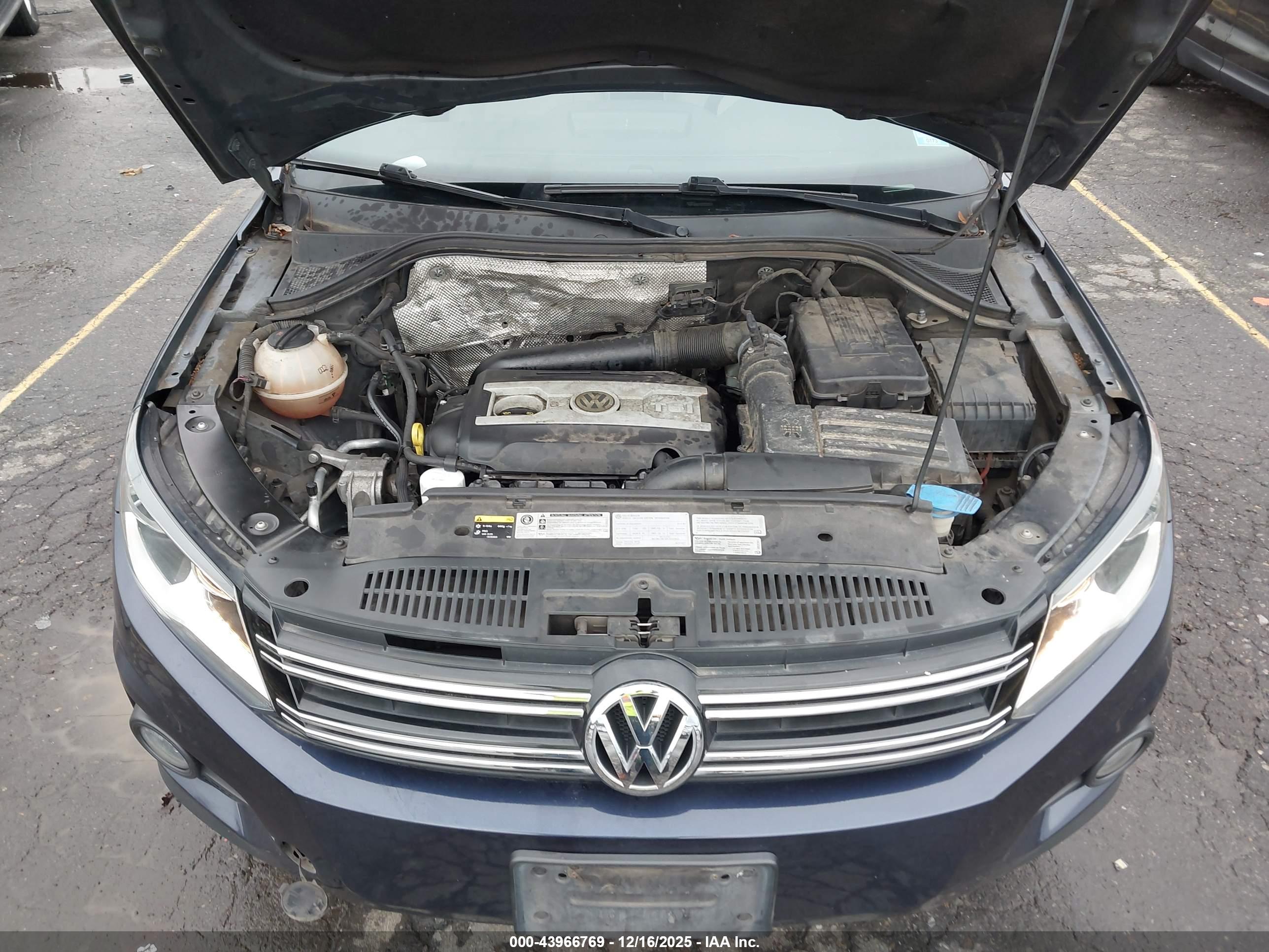 VOLKSWAGEN TIGUAN image 10