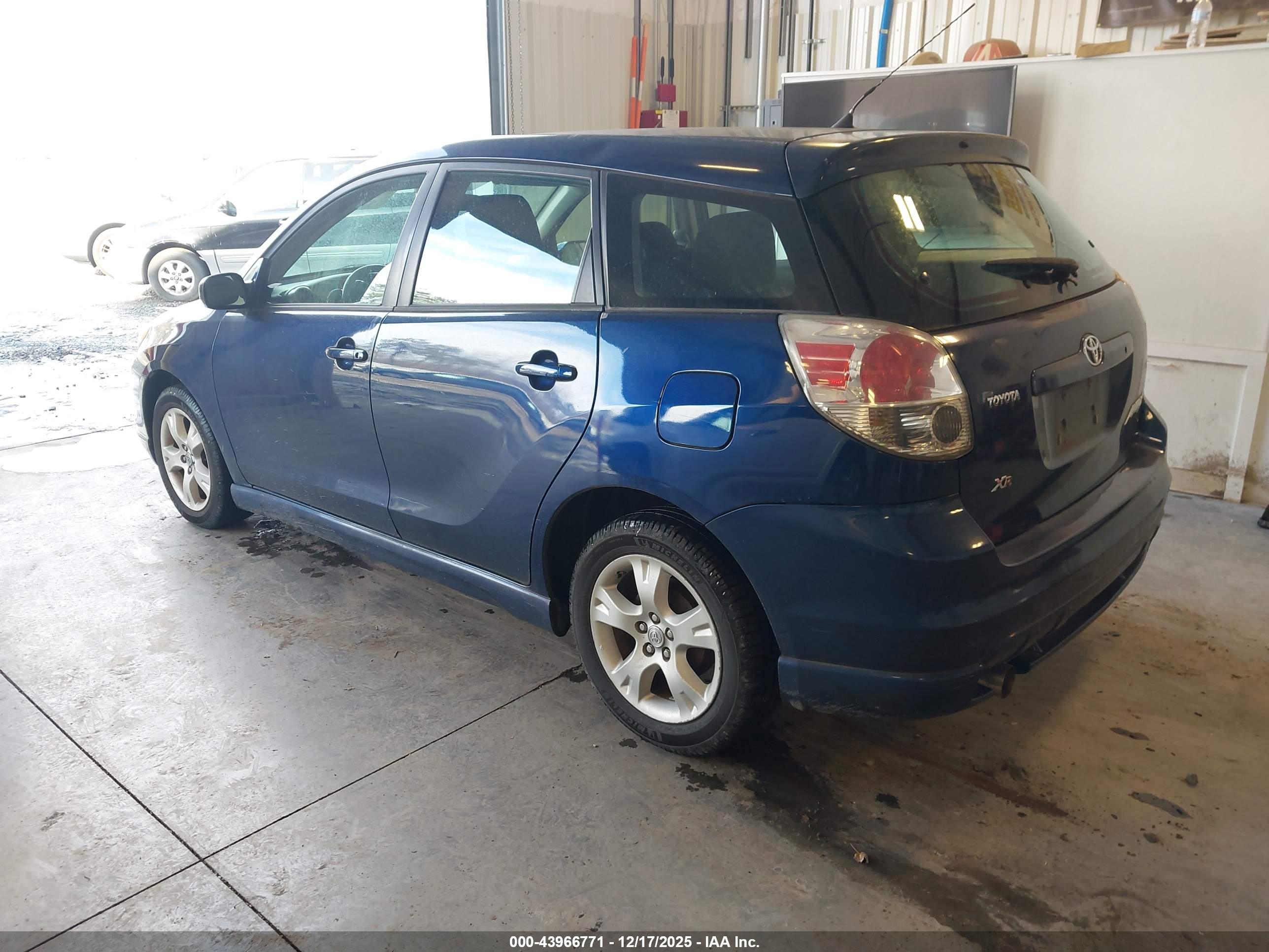 TOYOTA MATRIX image 3