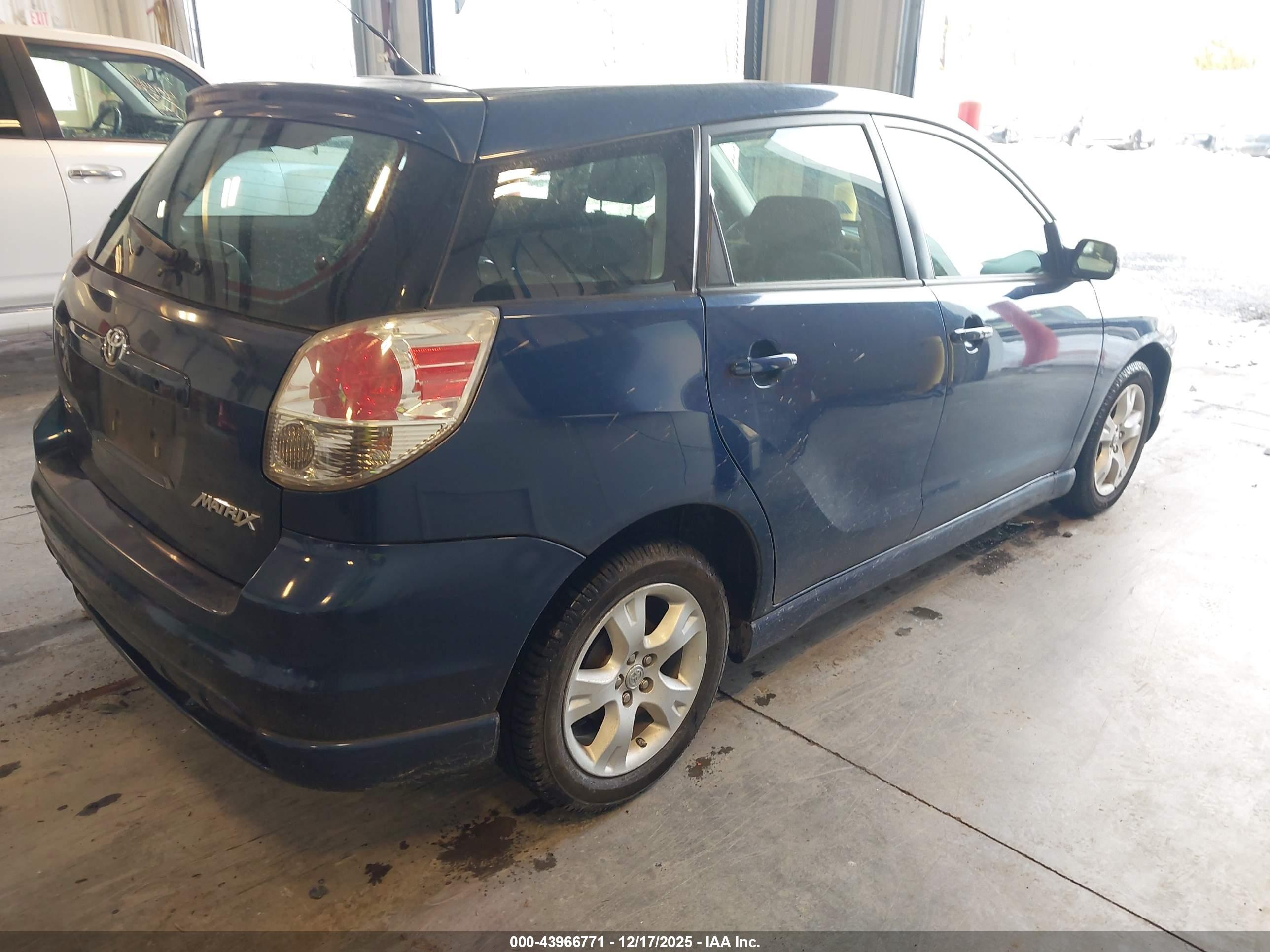 TOYOTA MATRIX image 4