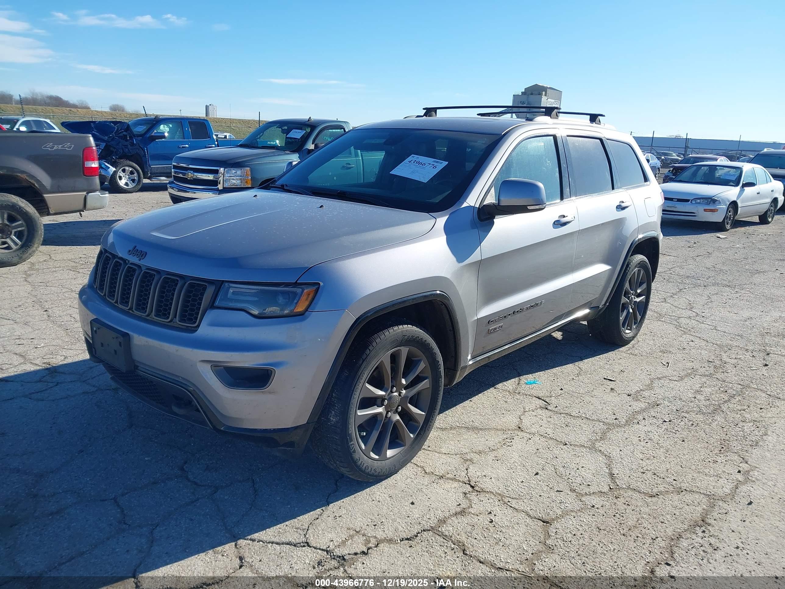 JEEP GRAND image 2