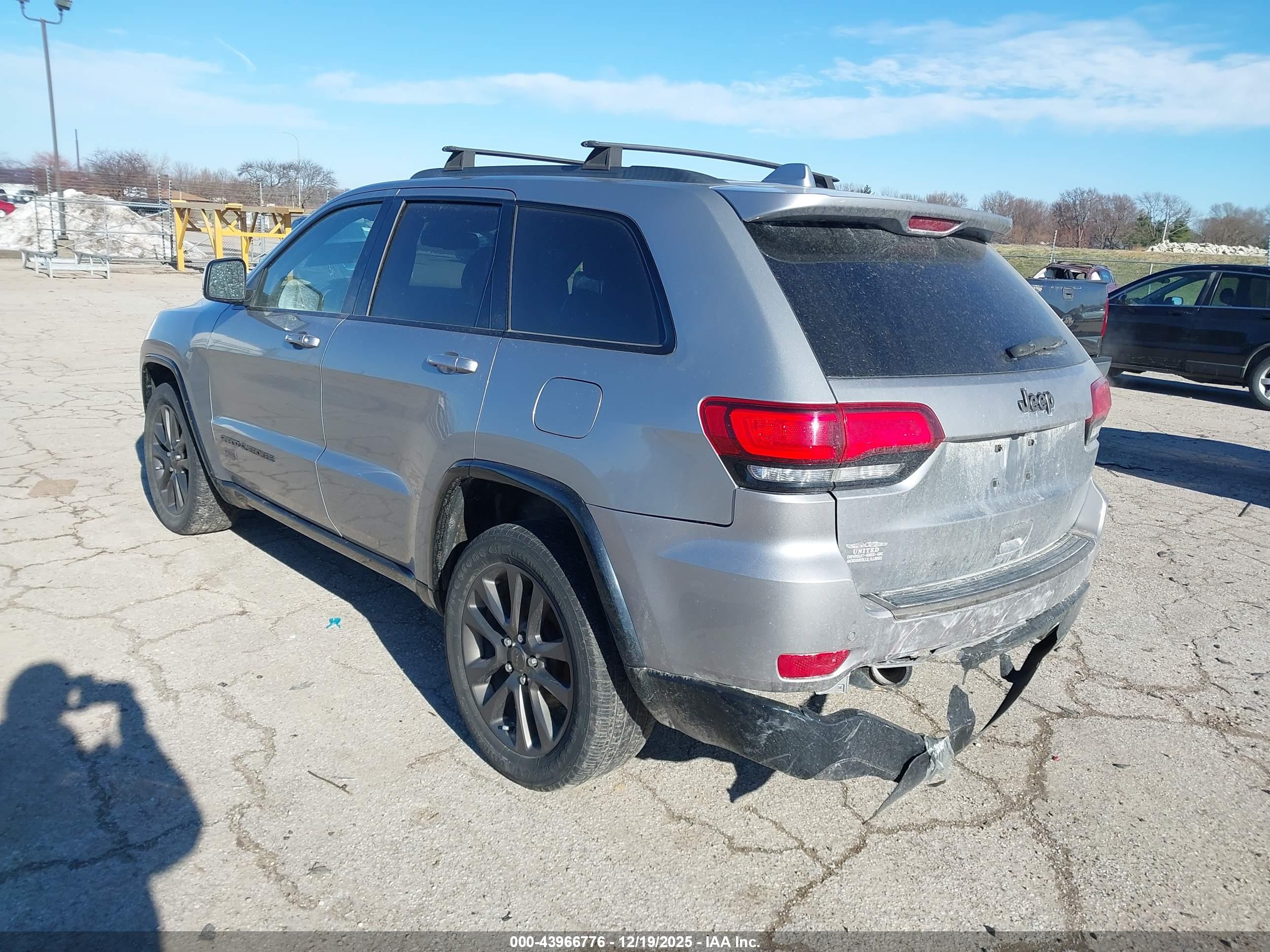 JEEP GRAND image 3