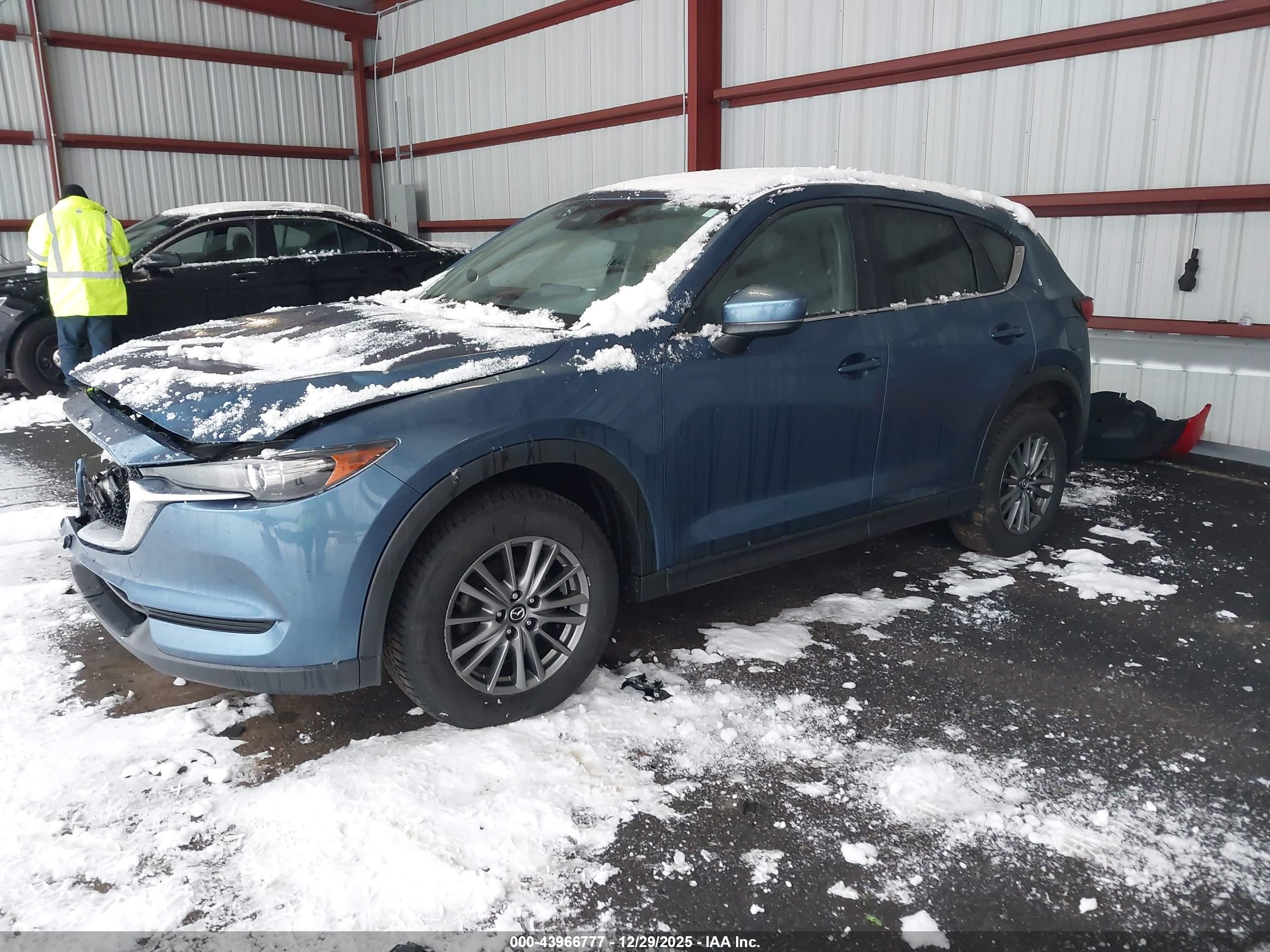 MAZDA CX-5 image 2