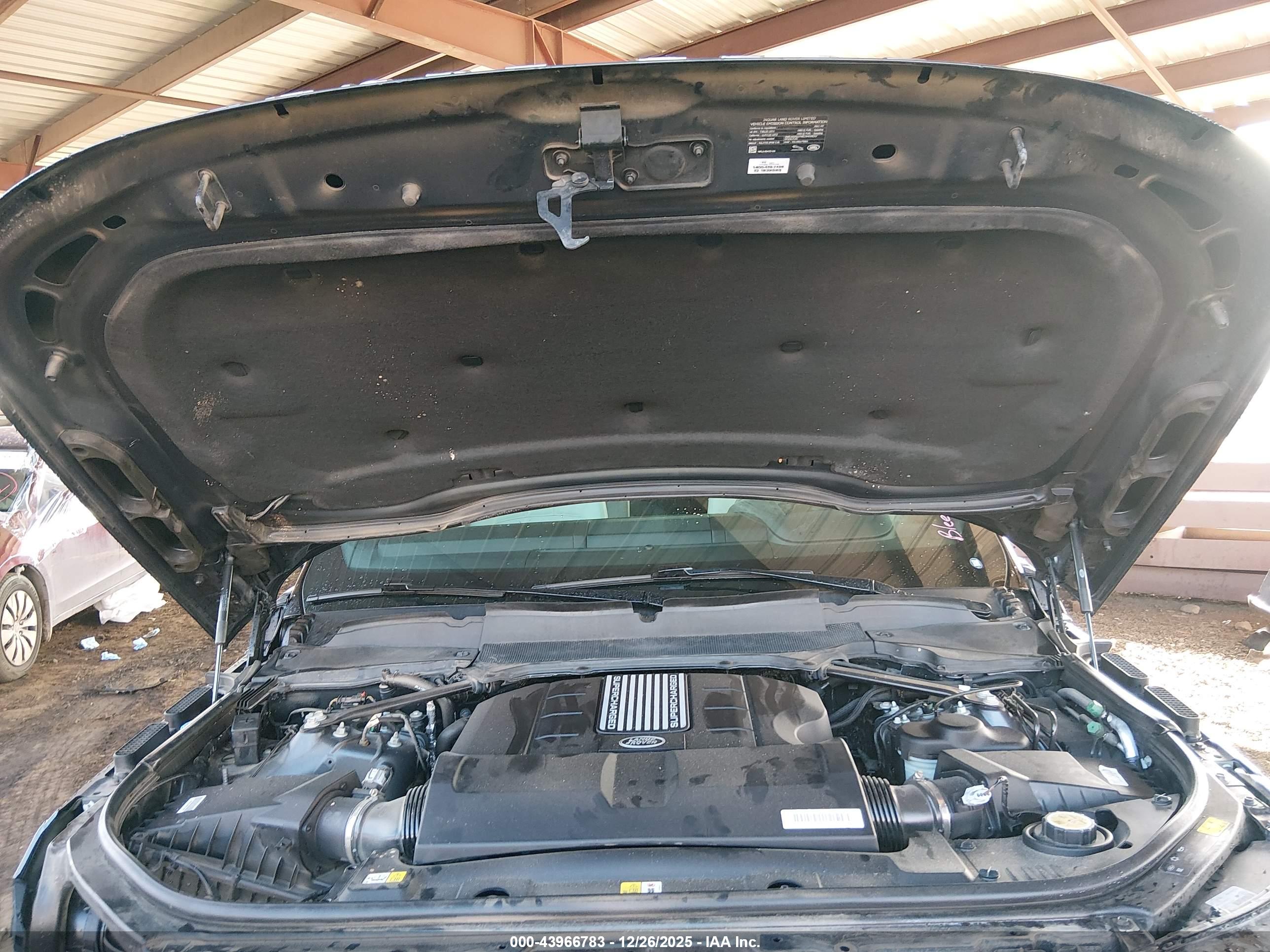 LAND ROVER image 10