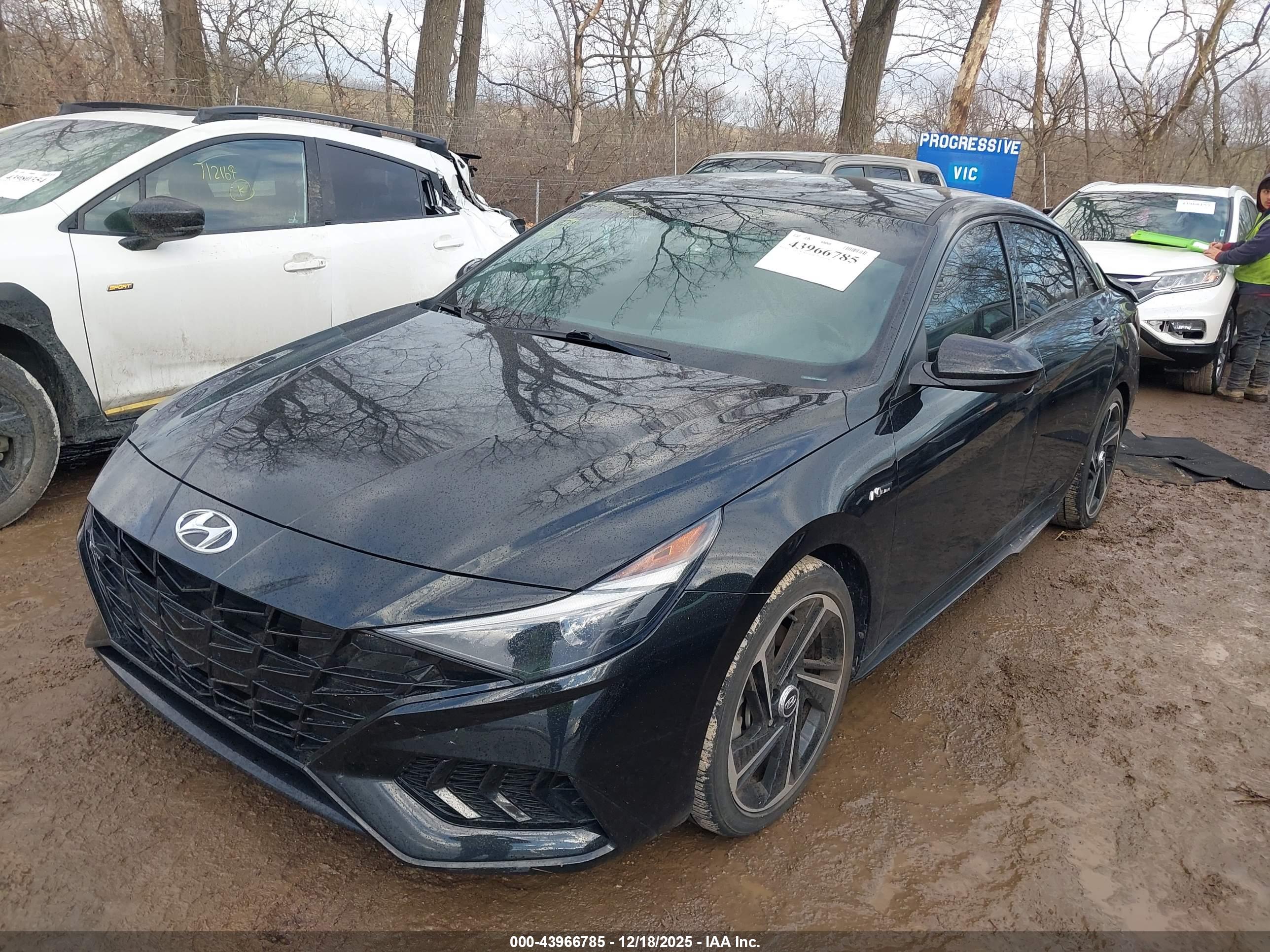 HYUNDAI ELANTRA image 2