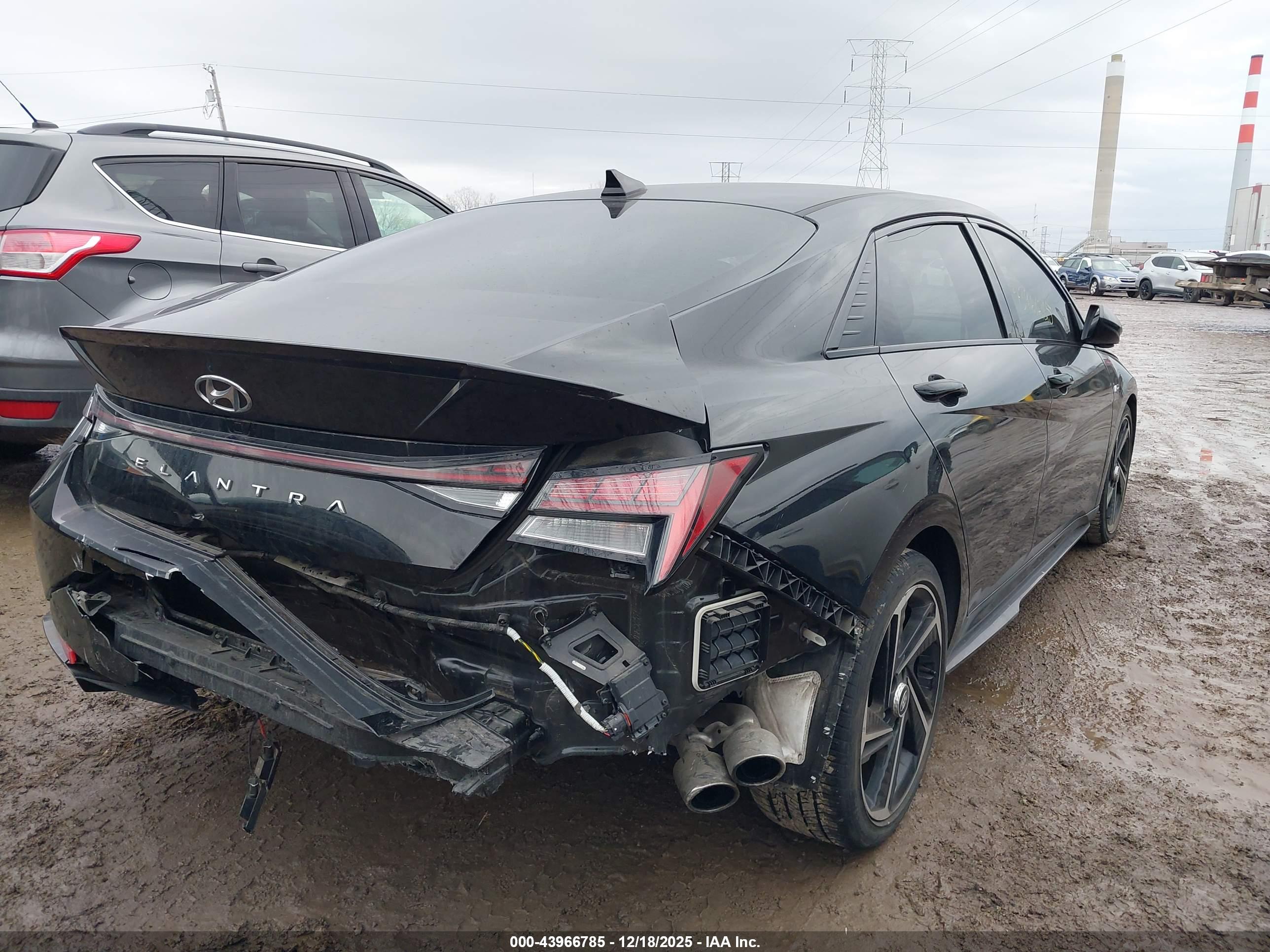 HYUNDAI ELANTRA image 6