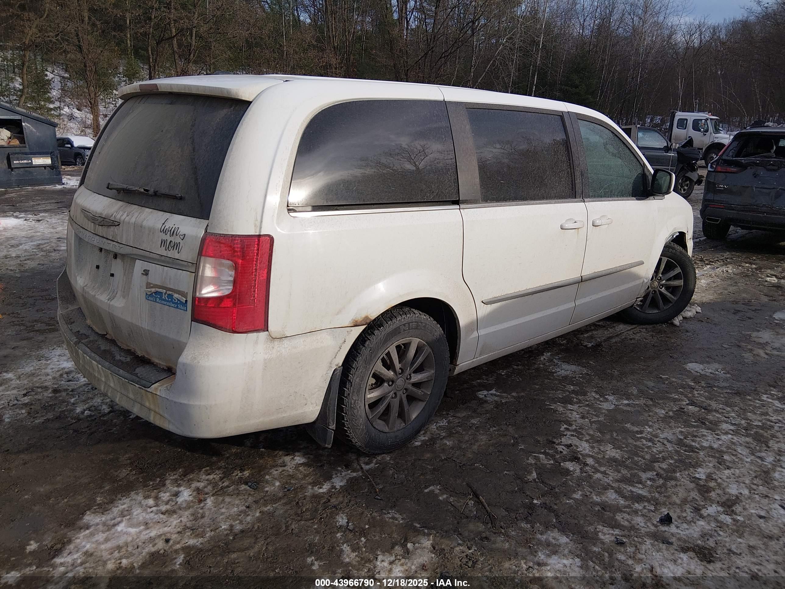 CHRYSLER TOWN image 4