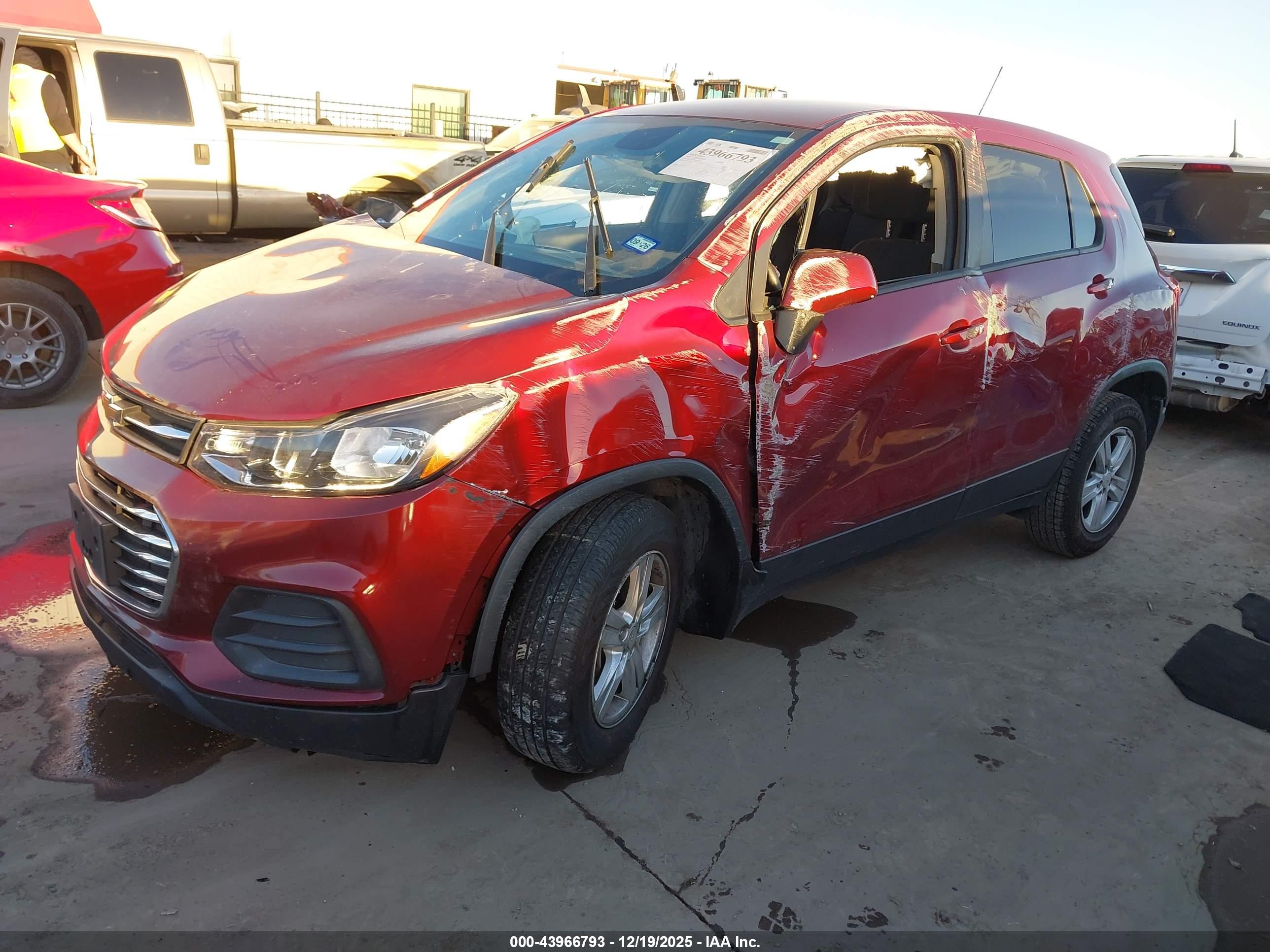 CHEVROLET TRAX image 2