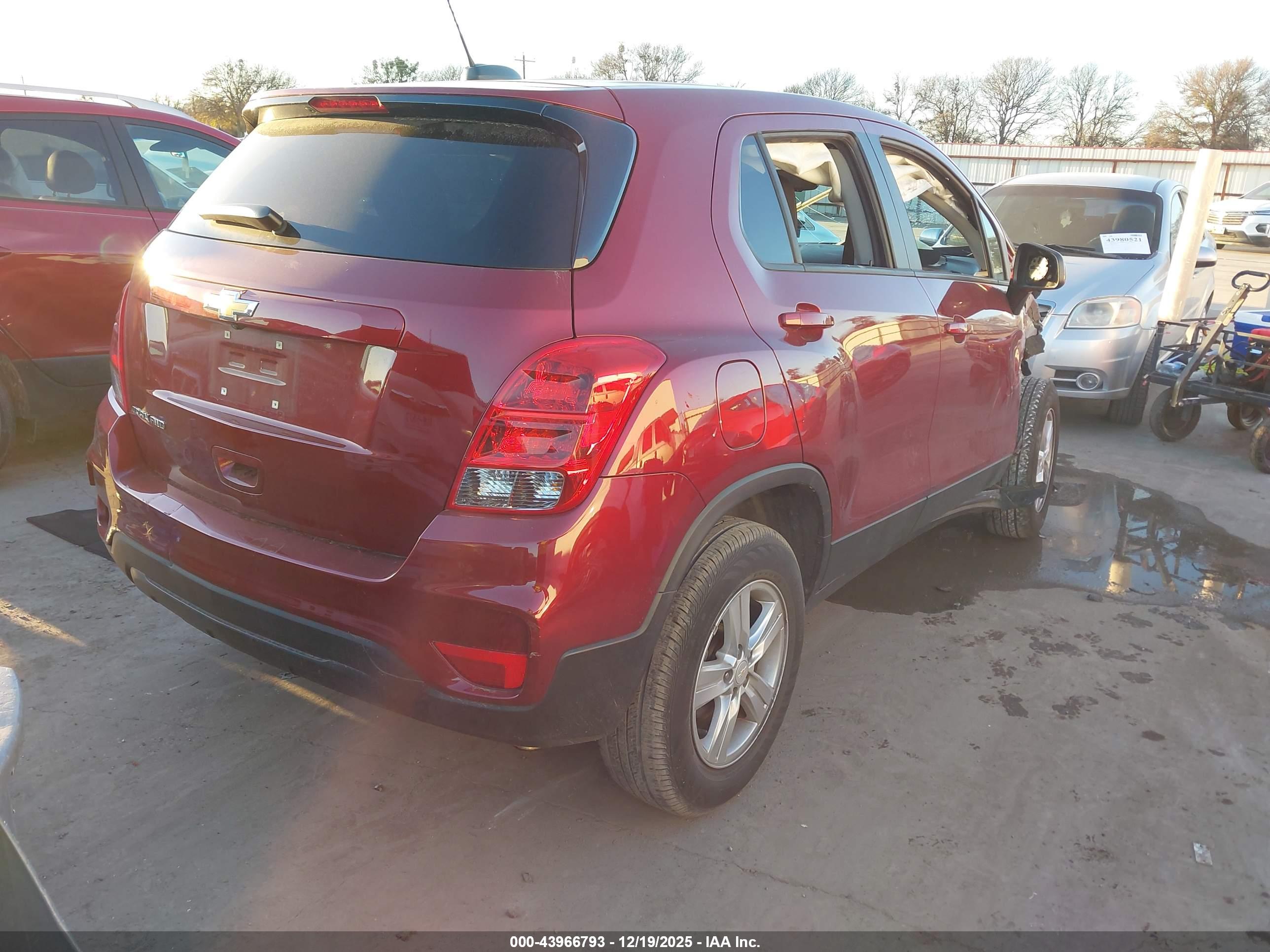 CHEVROLET TRAX image 4