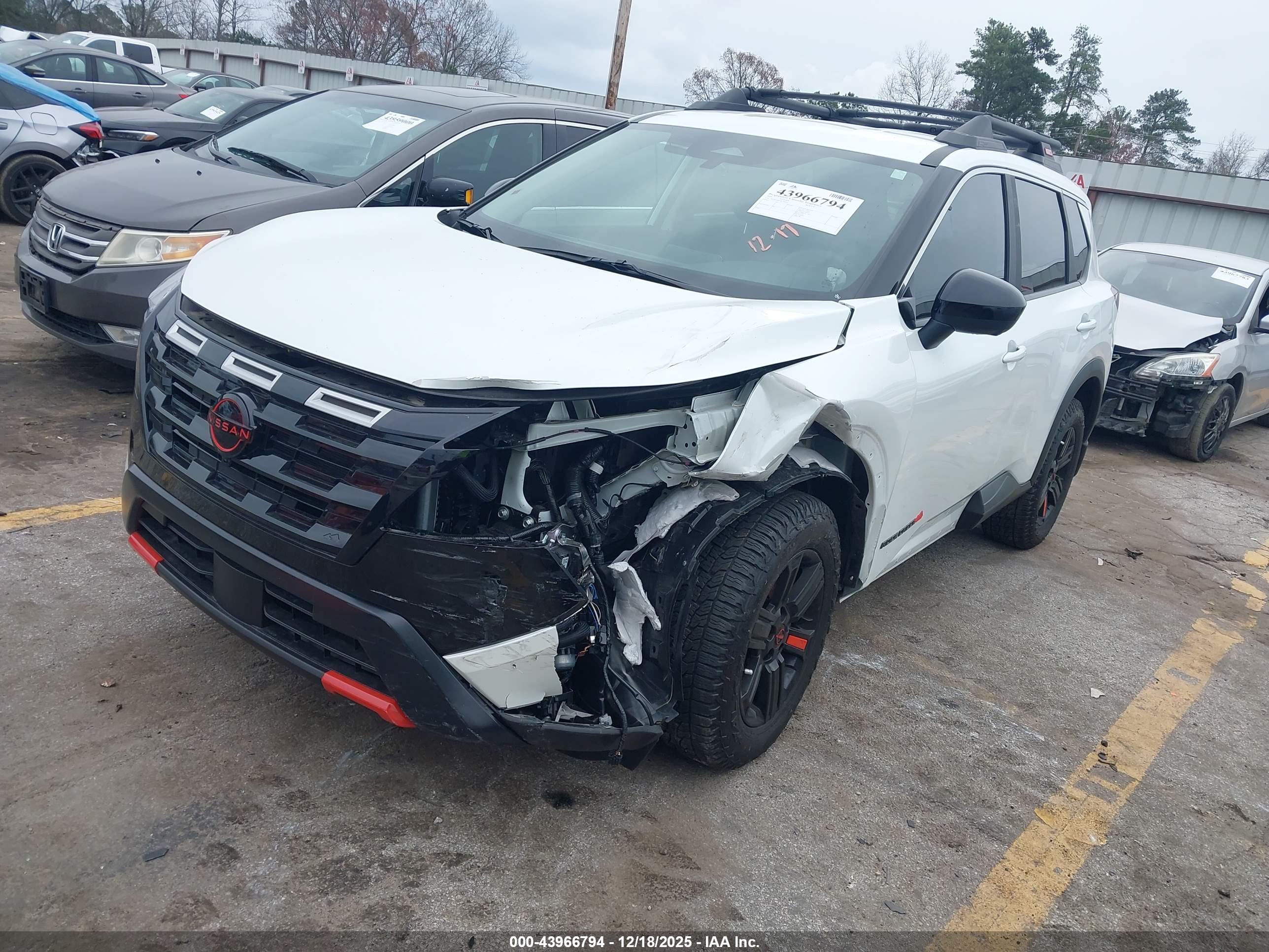 NISSAN ROGUE image 2