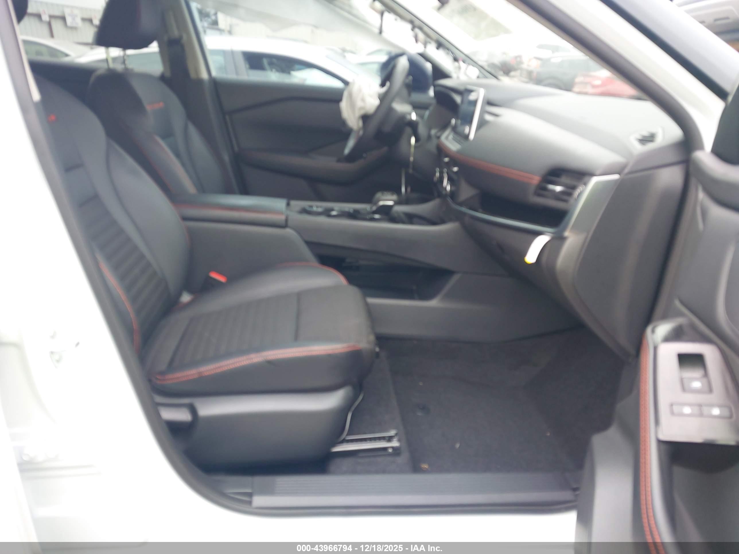 NISSAN ROGUE image 5