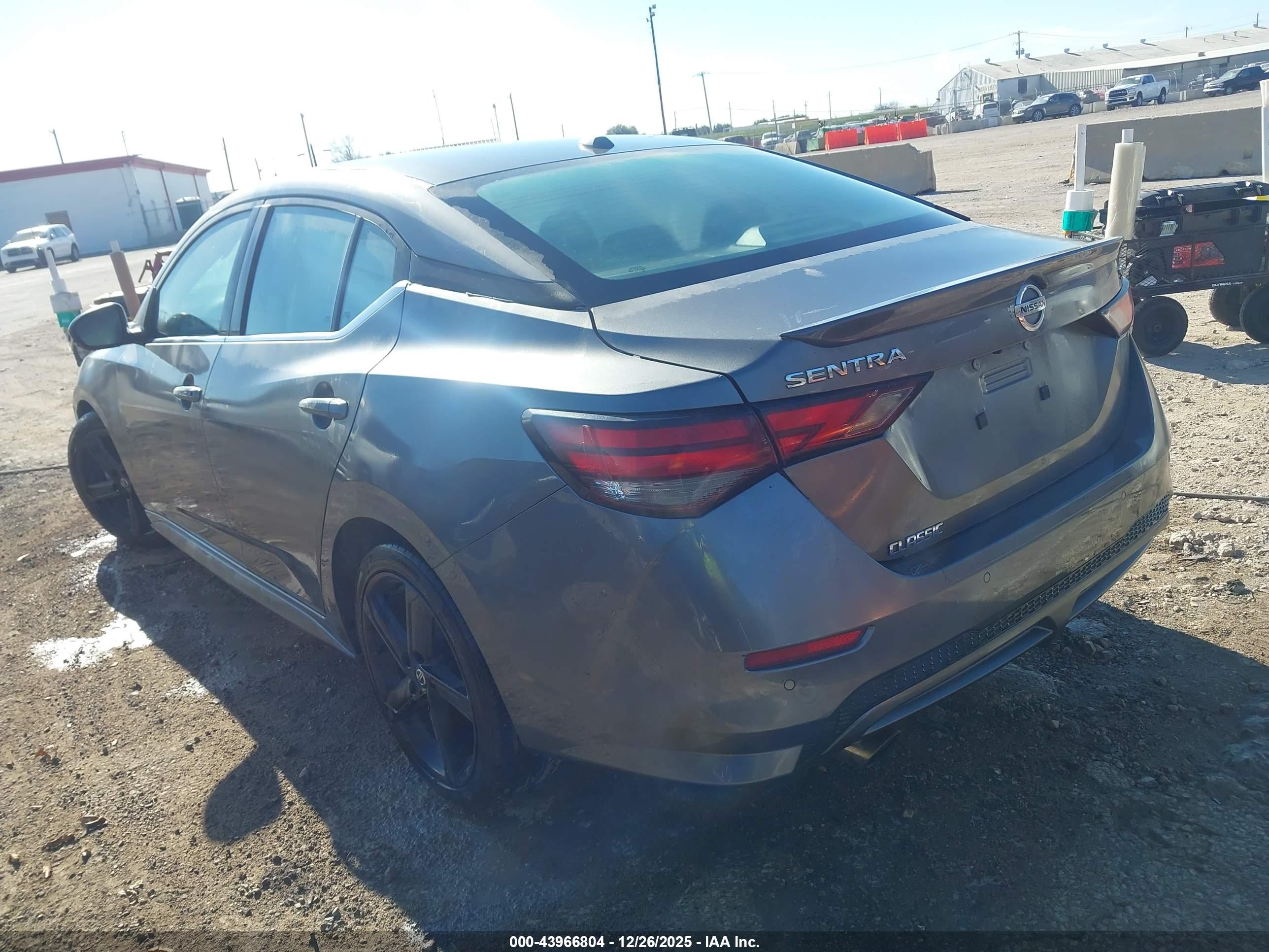 NISSAN SENTRA image 3