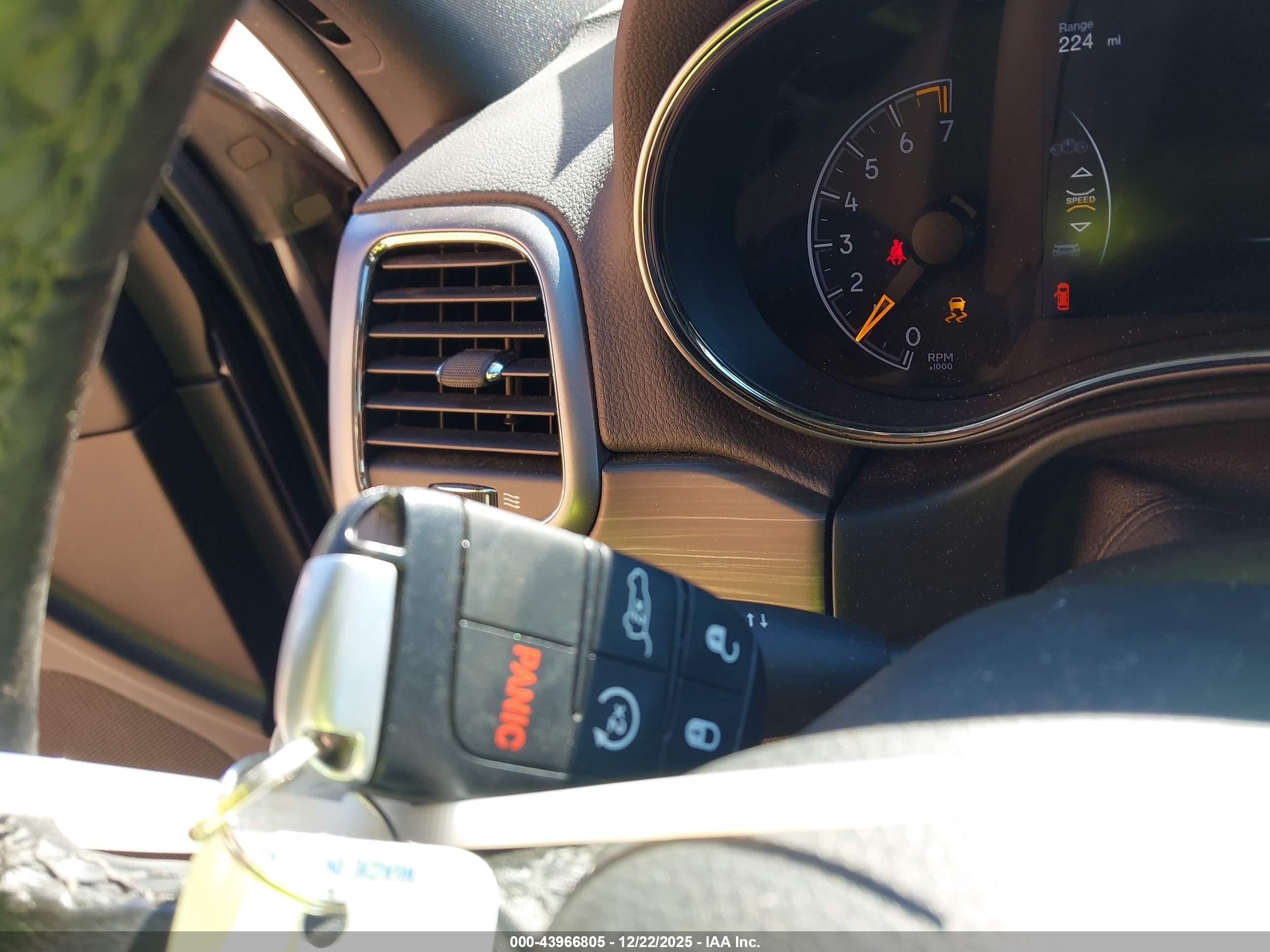 JEEP GRAND image 11