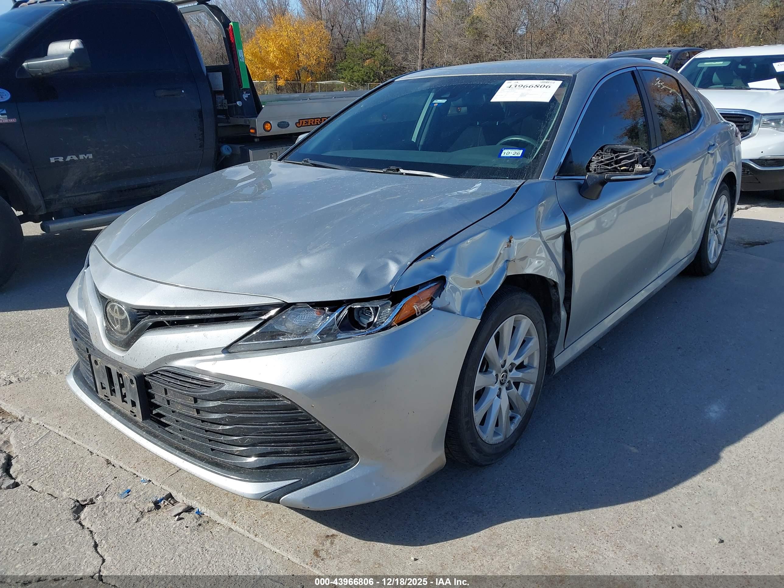 TOYOTA CAMRY image 2
