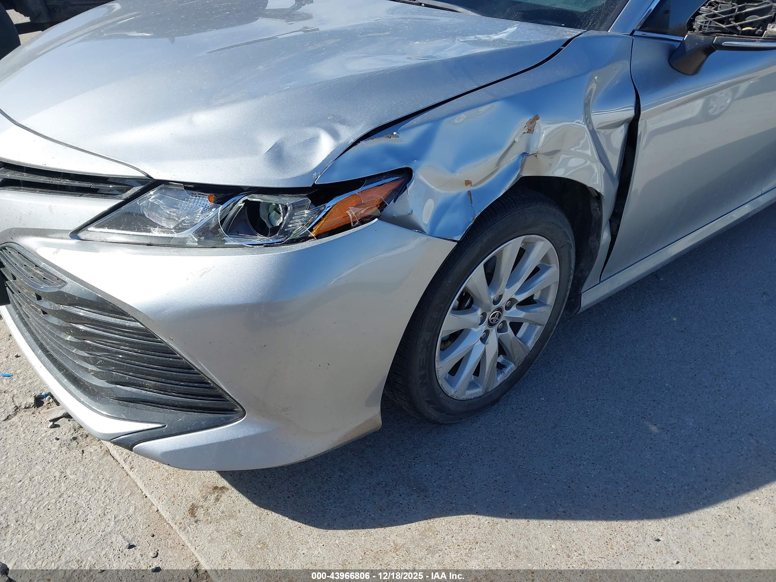 TOYOTA CAMRY image 6