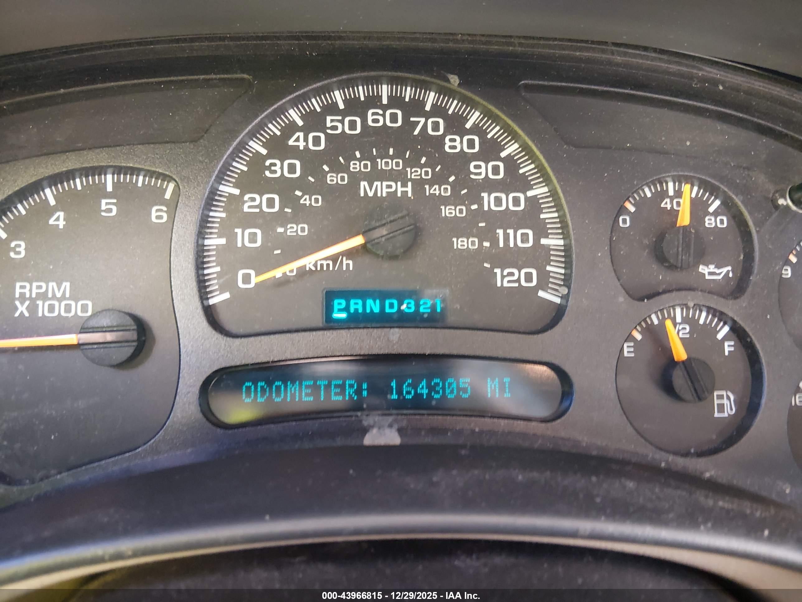 CHEVROLET TAHOE image 7
