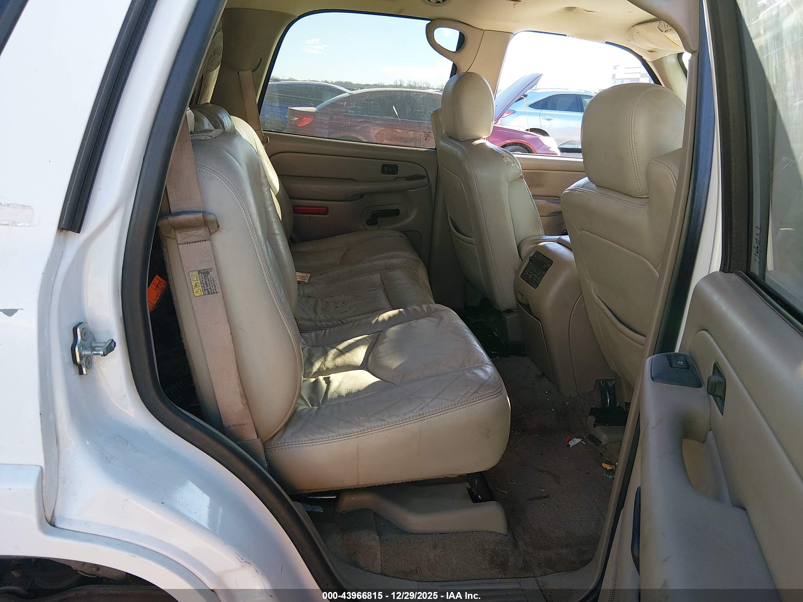 CHEVROLET TAHOE image 8