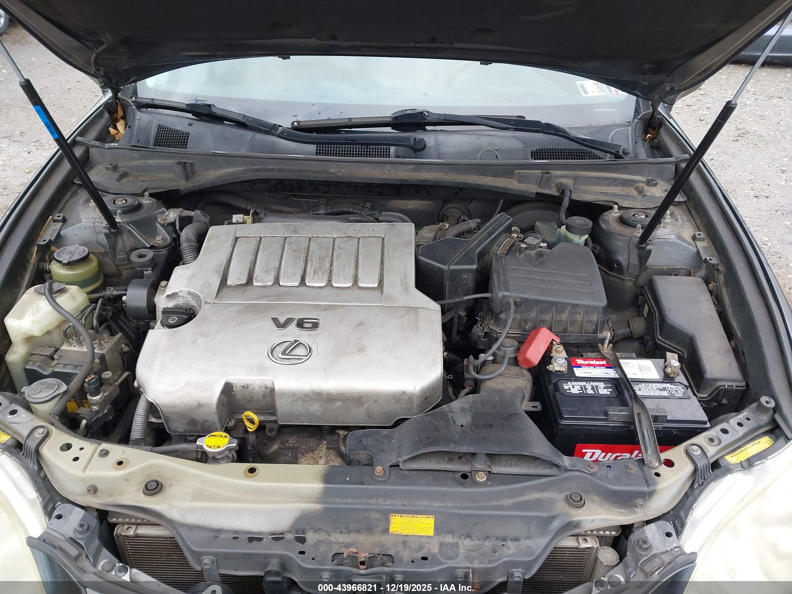 LEXUS ES image 10