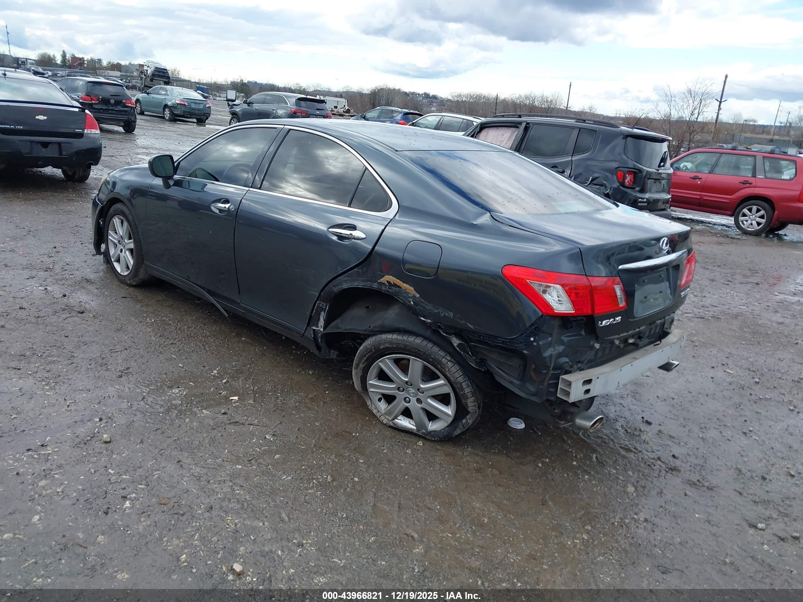 LEXUS ES image 3