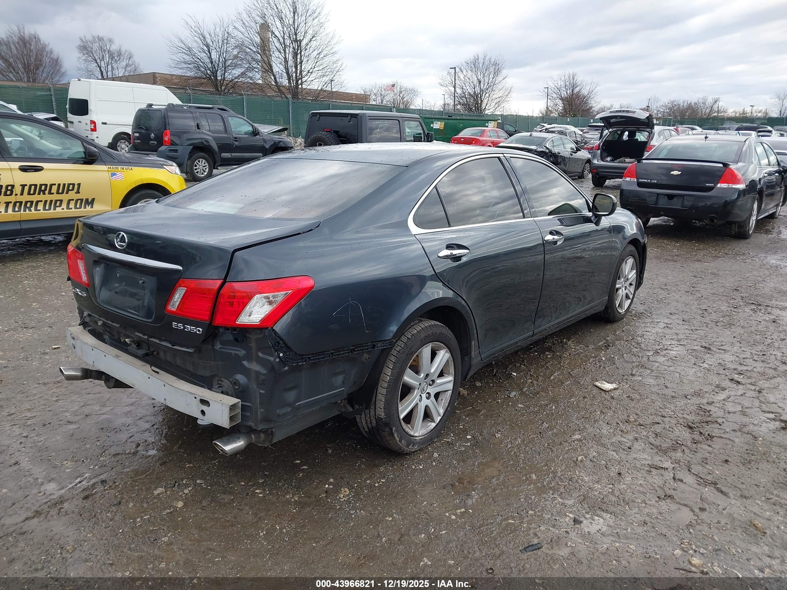 LEXUS ES image 4