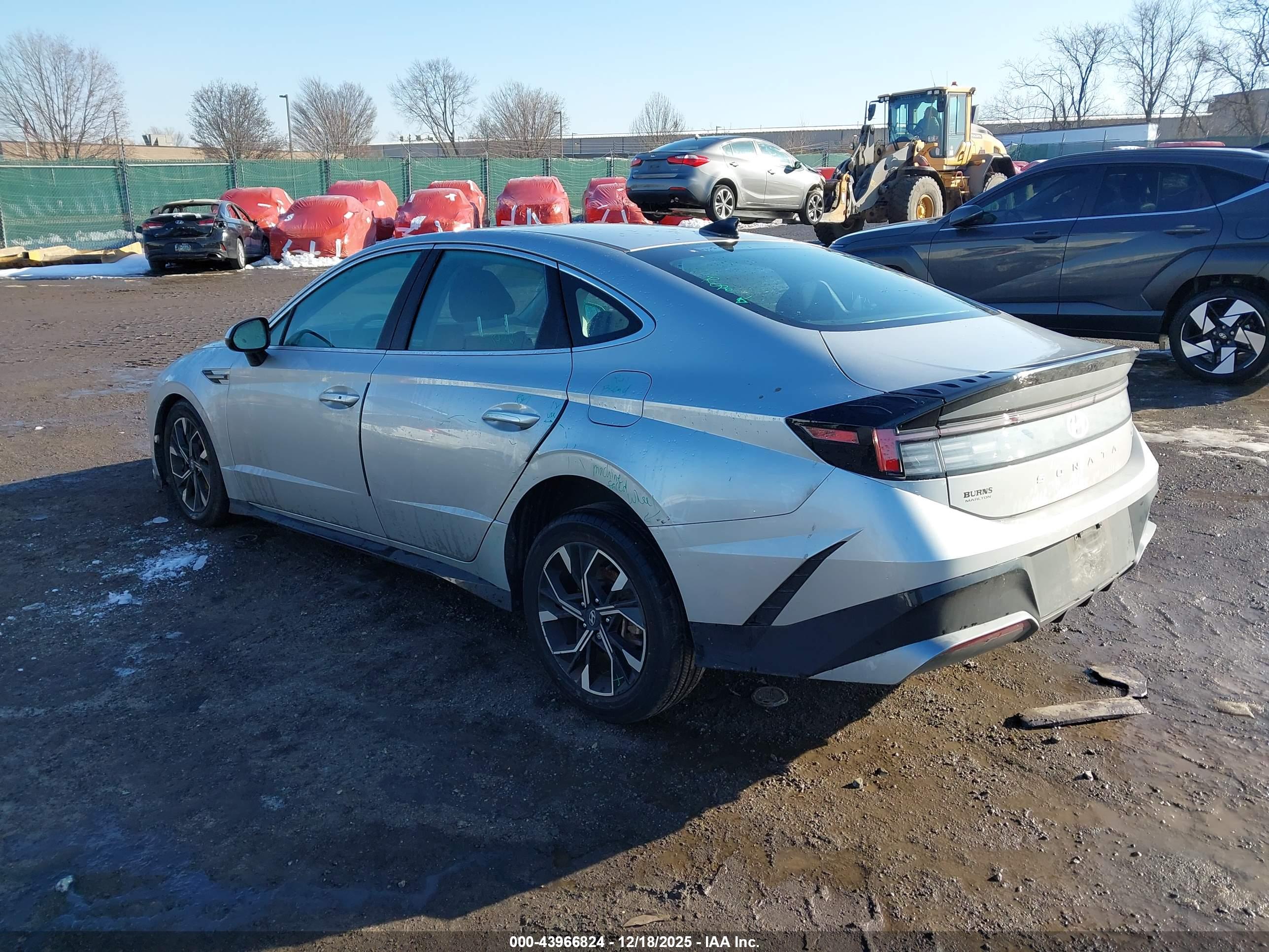 HYUNDAI SONATA image 3