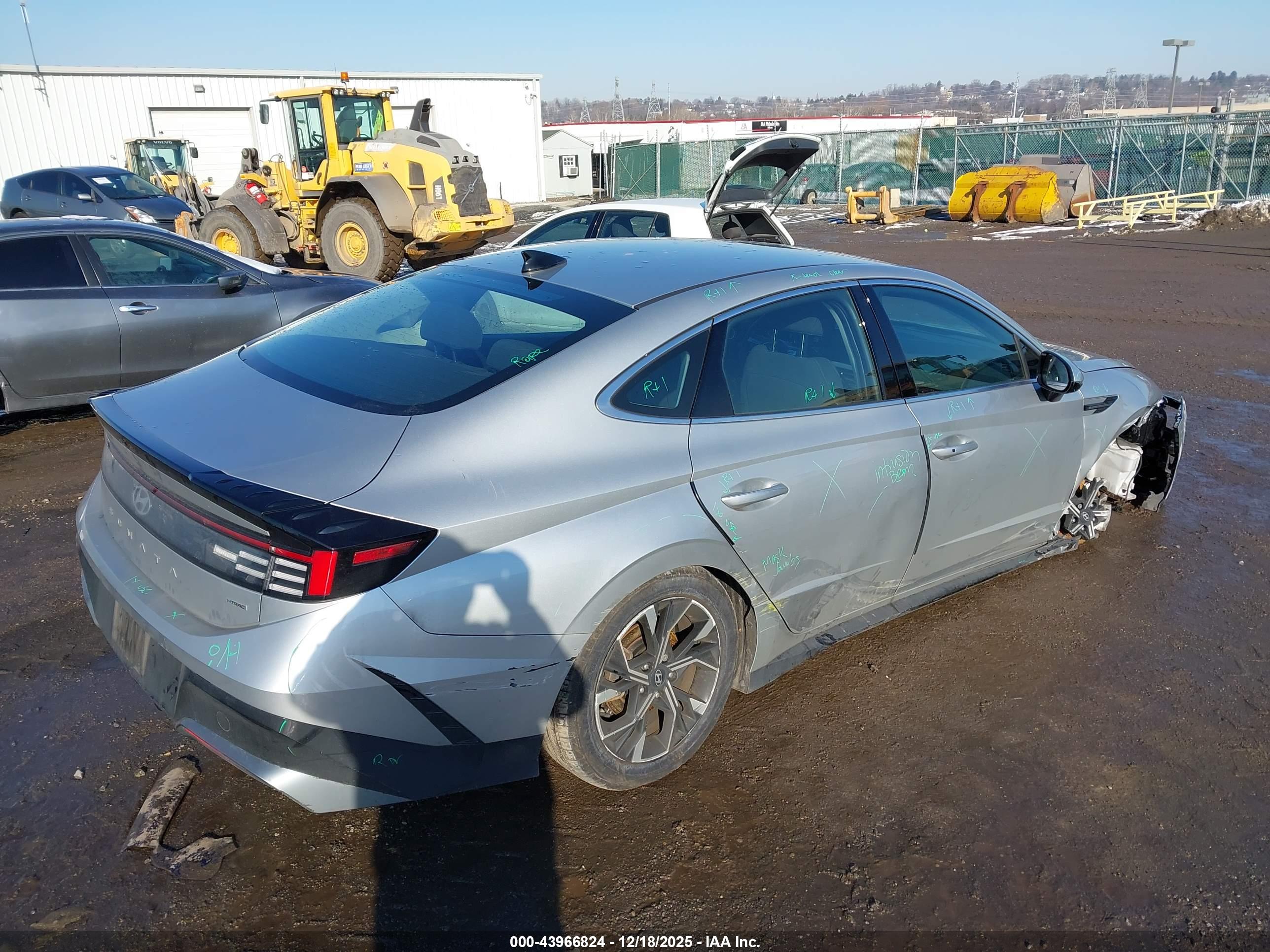 HYUNDAI SONATA image 4