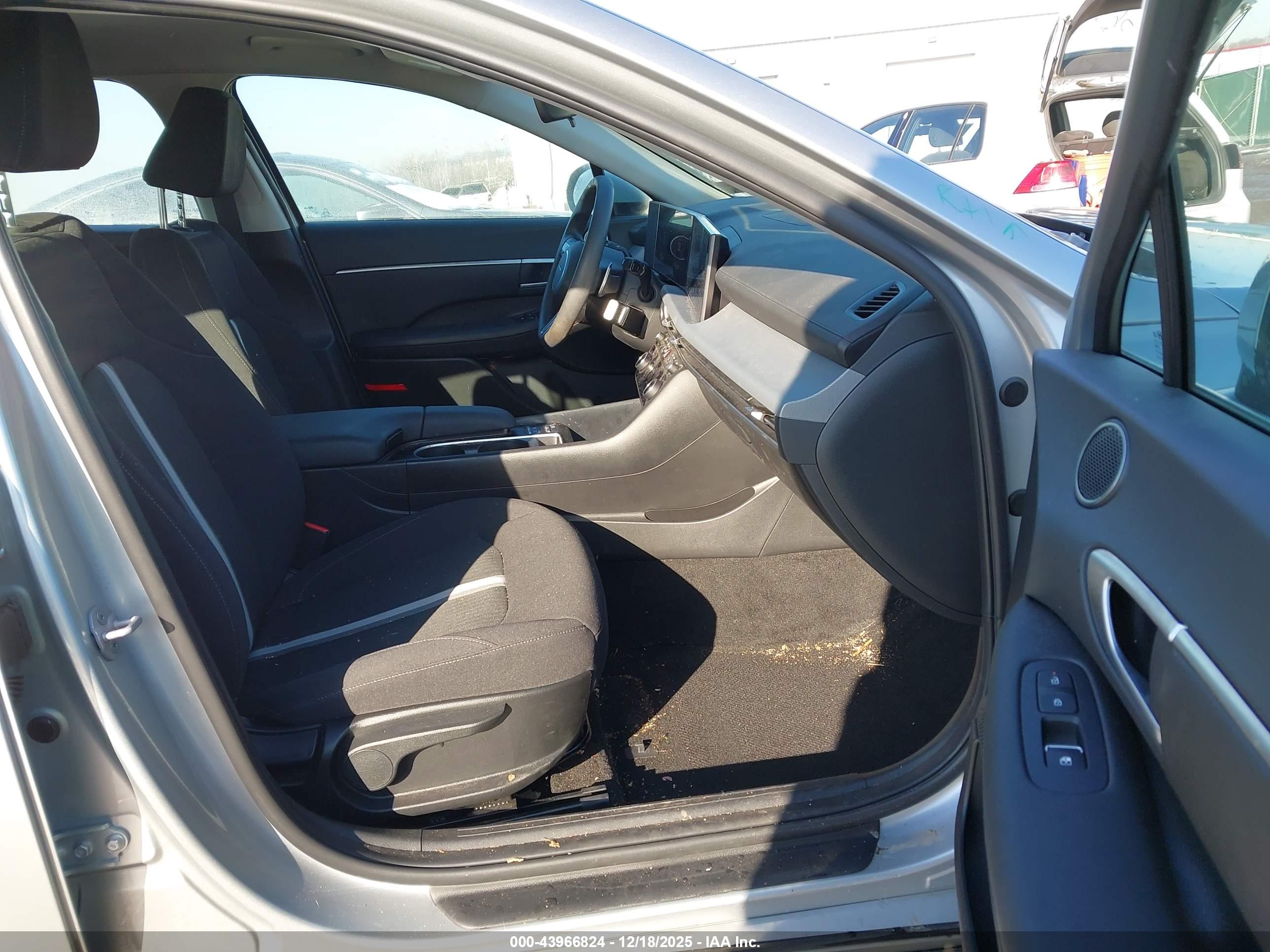 HYUNDAI SONATA image 5