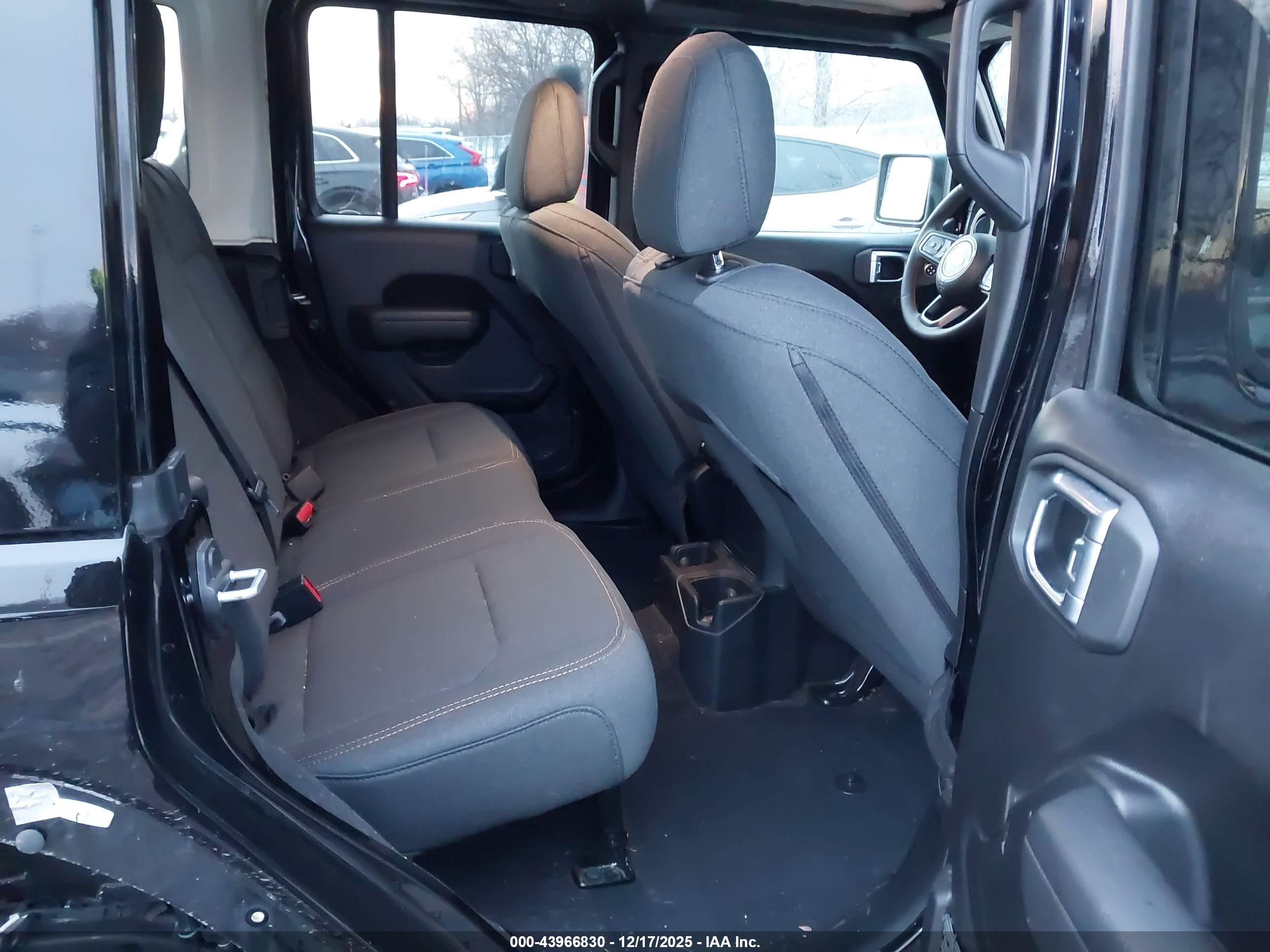 JEEP WRANGLER image 8