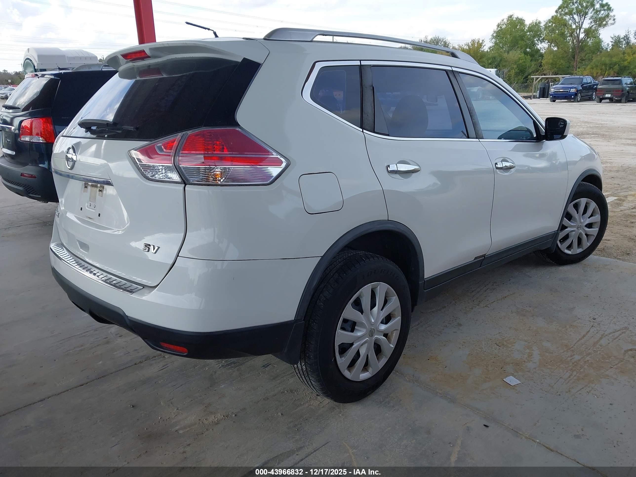 NISSAN ROGUE image 4
