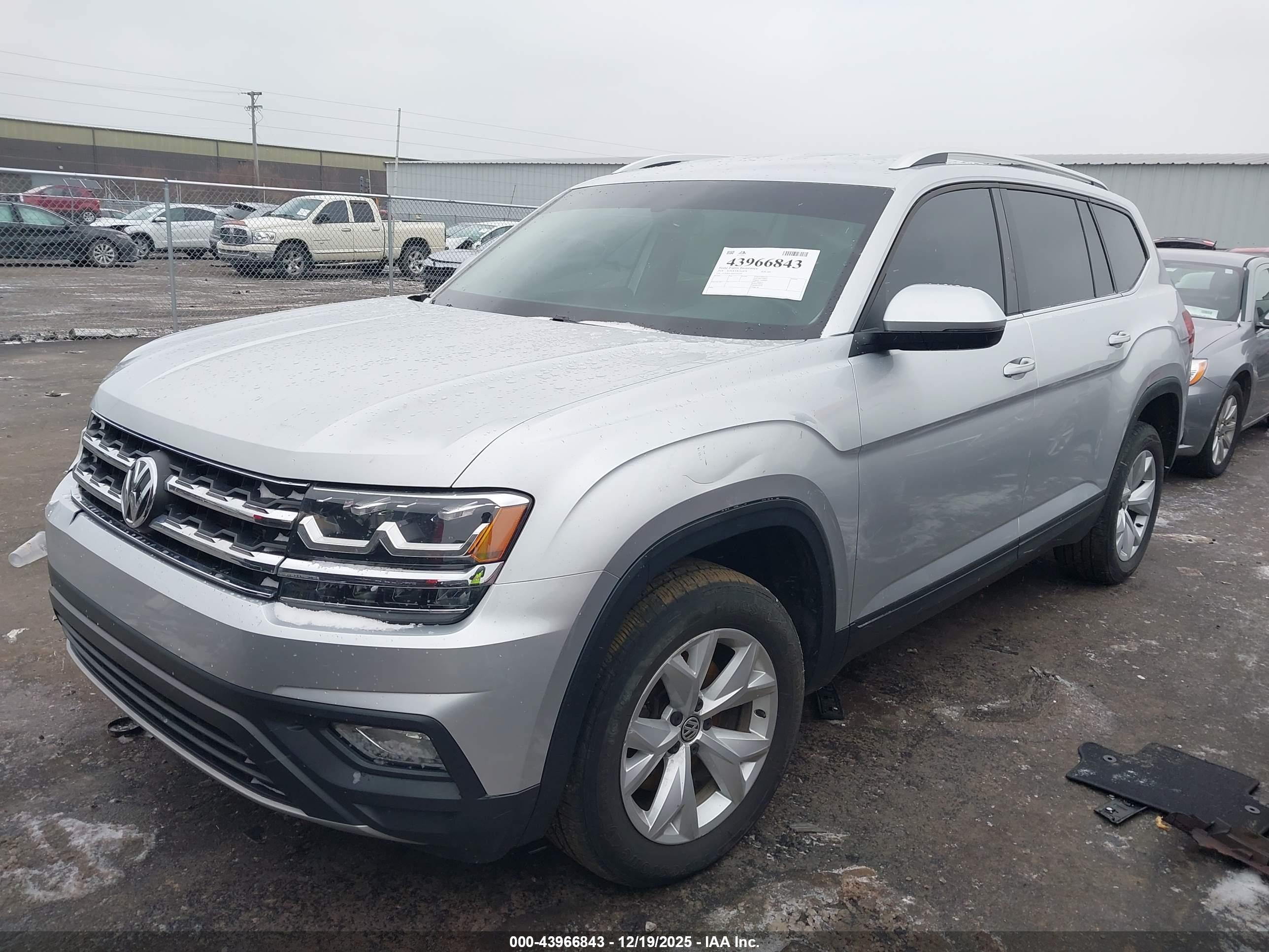 VOLKSWAGEN ATLAS image 2