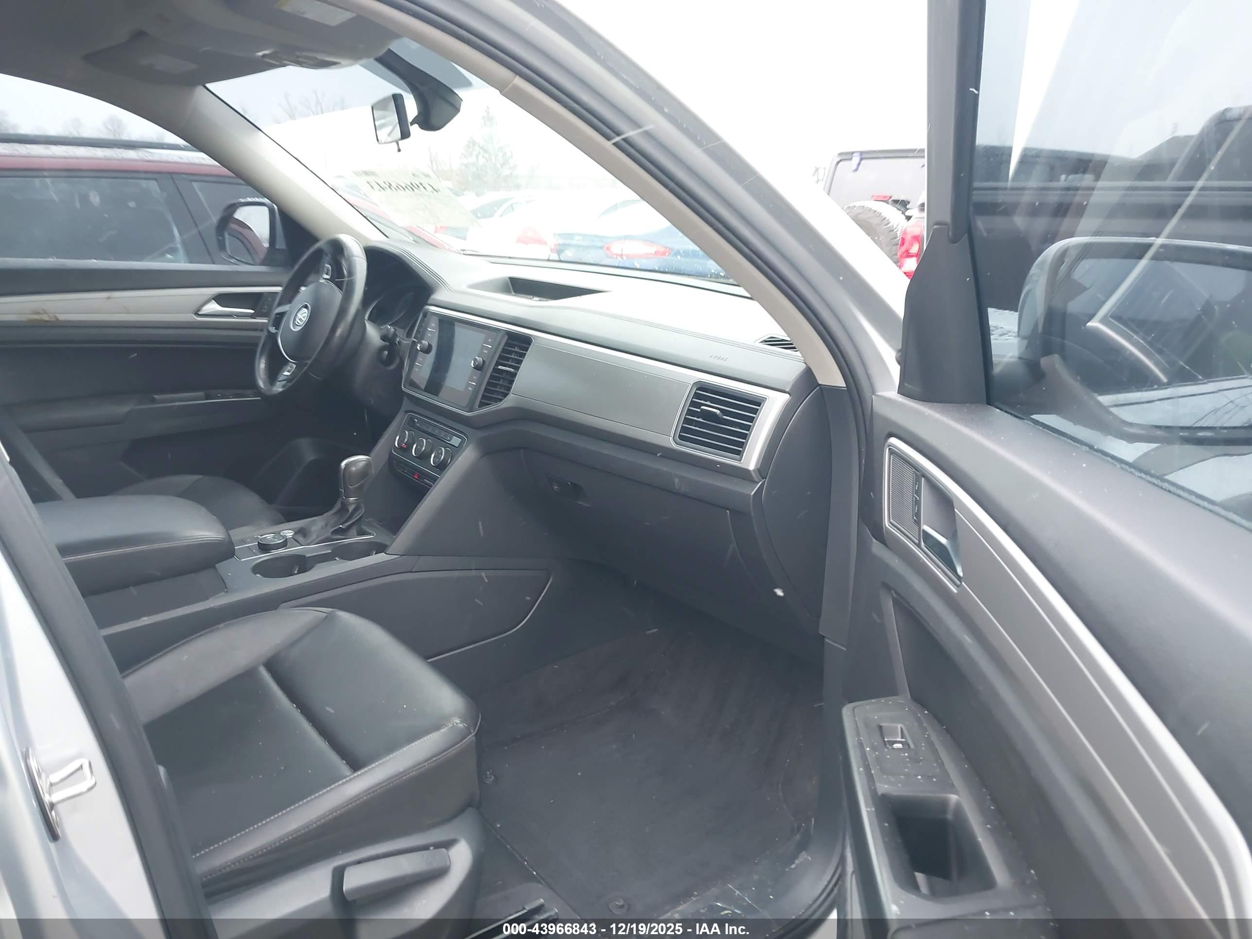 VOLKSWAGEN ATLAS image 5