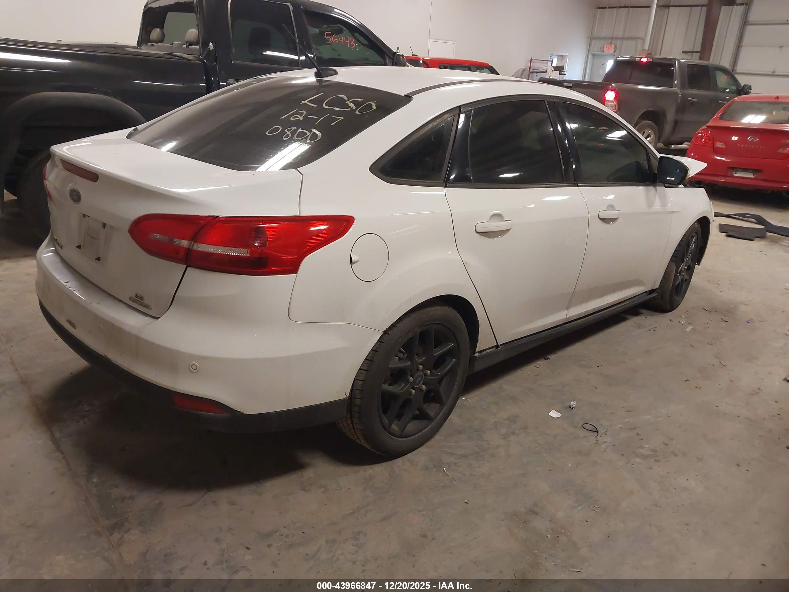 FORD FOCUS image 4