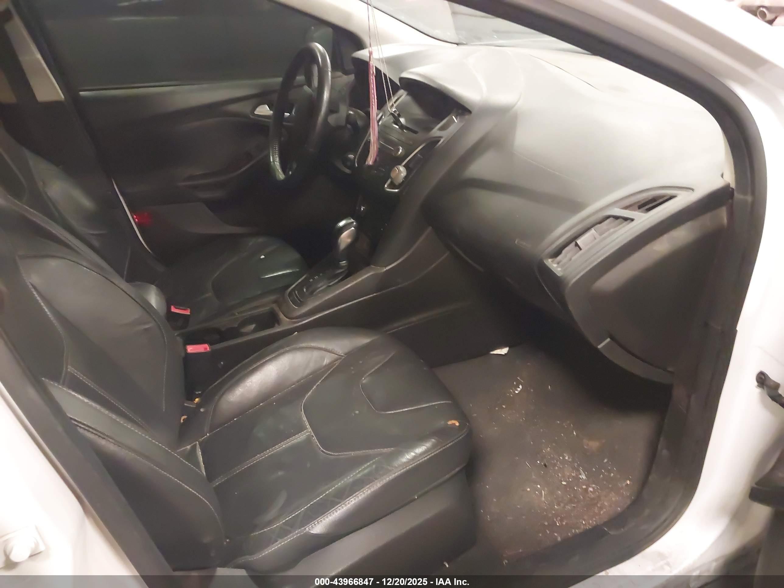 FORD FOCUS image 5