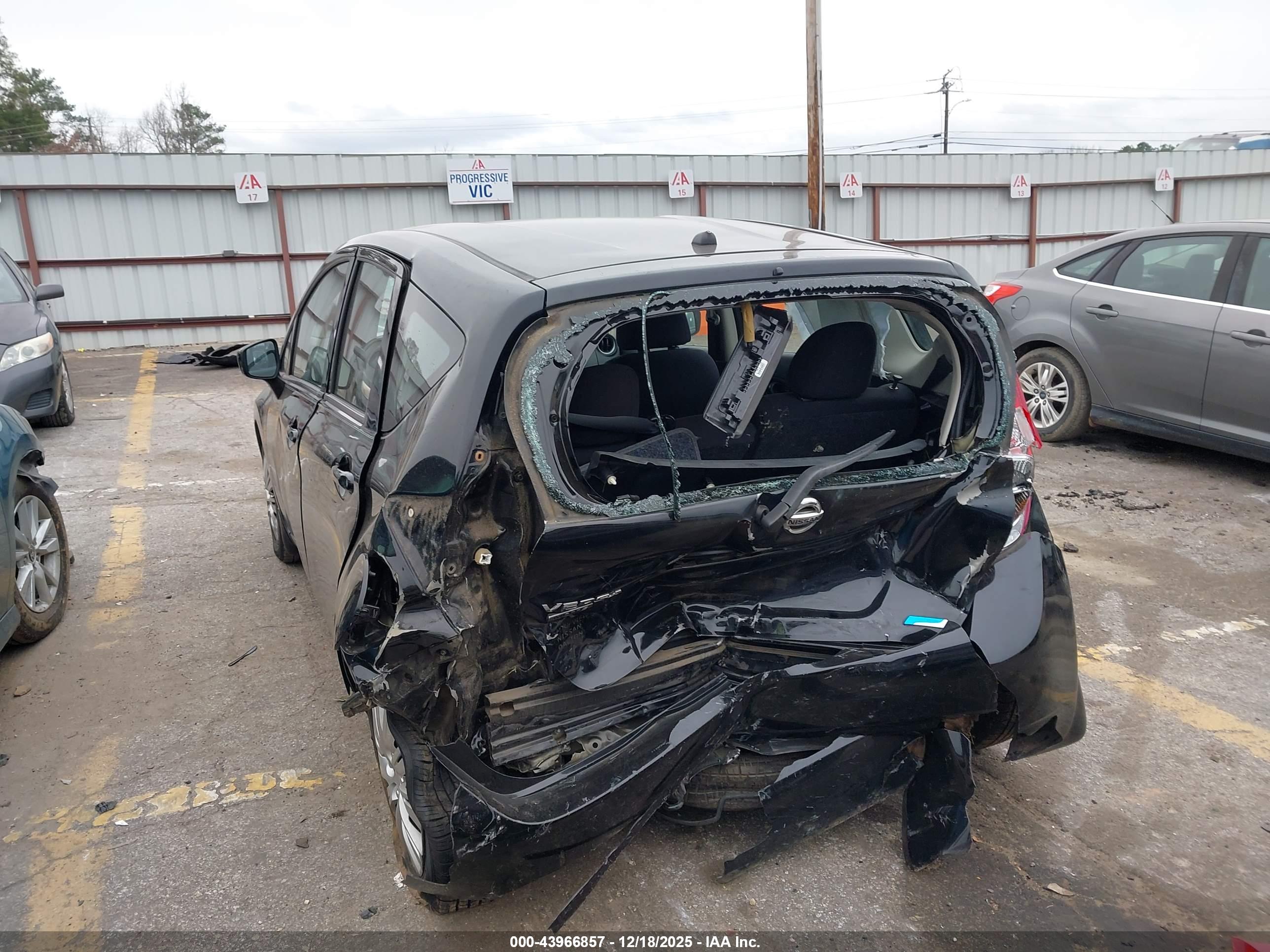 NISSAN VERSA image 3