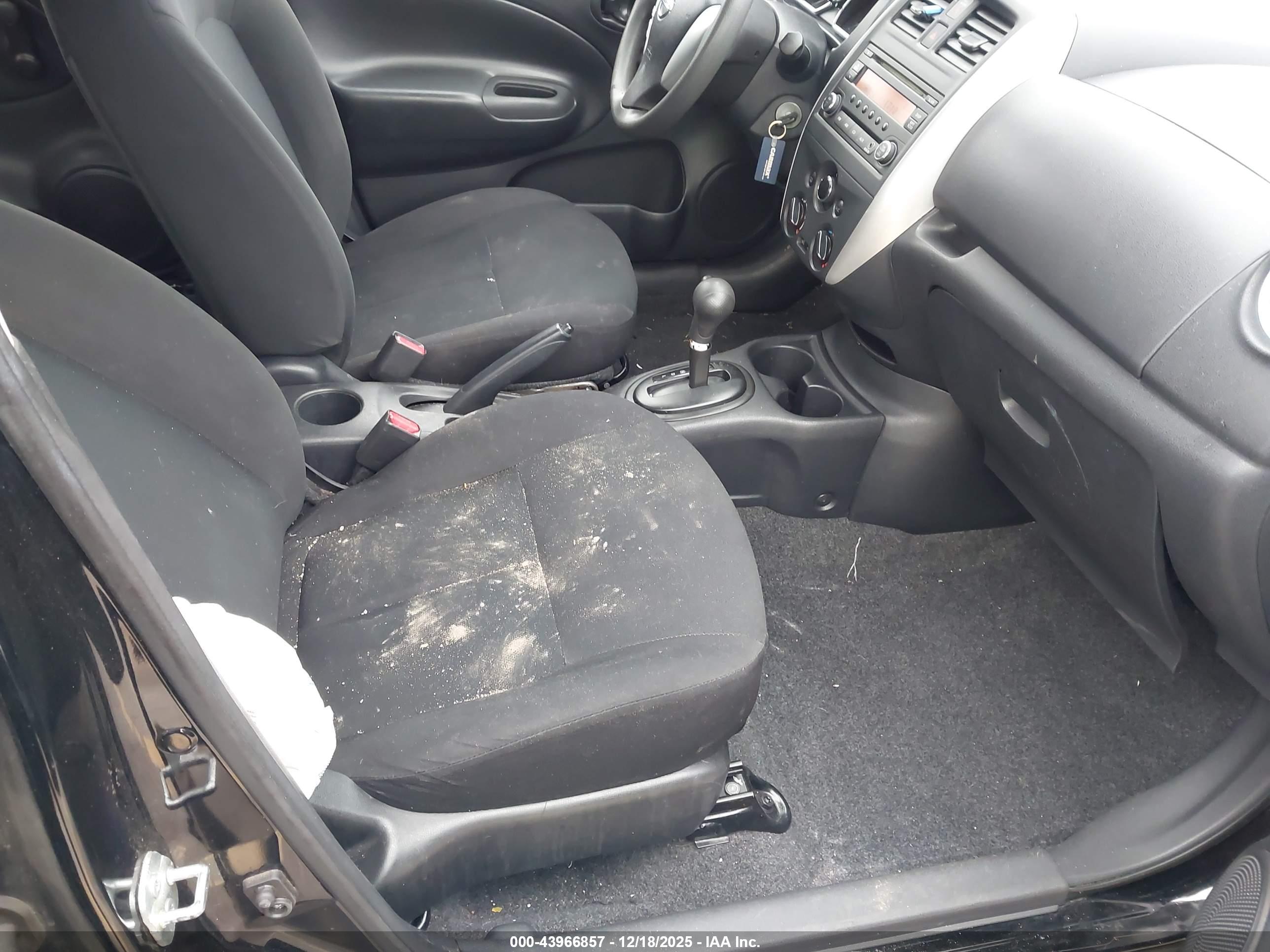NISSAN VERSA image 5