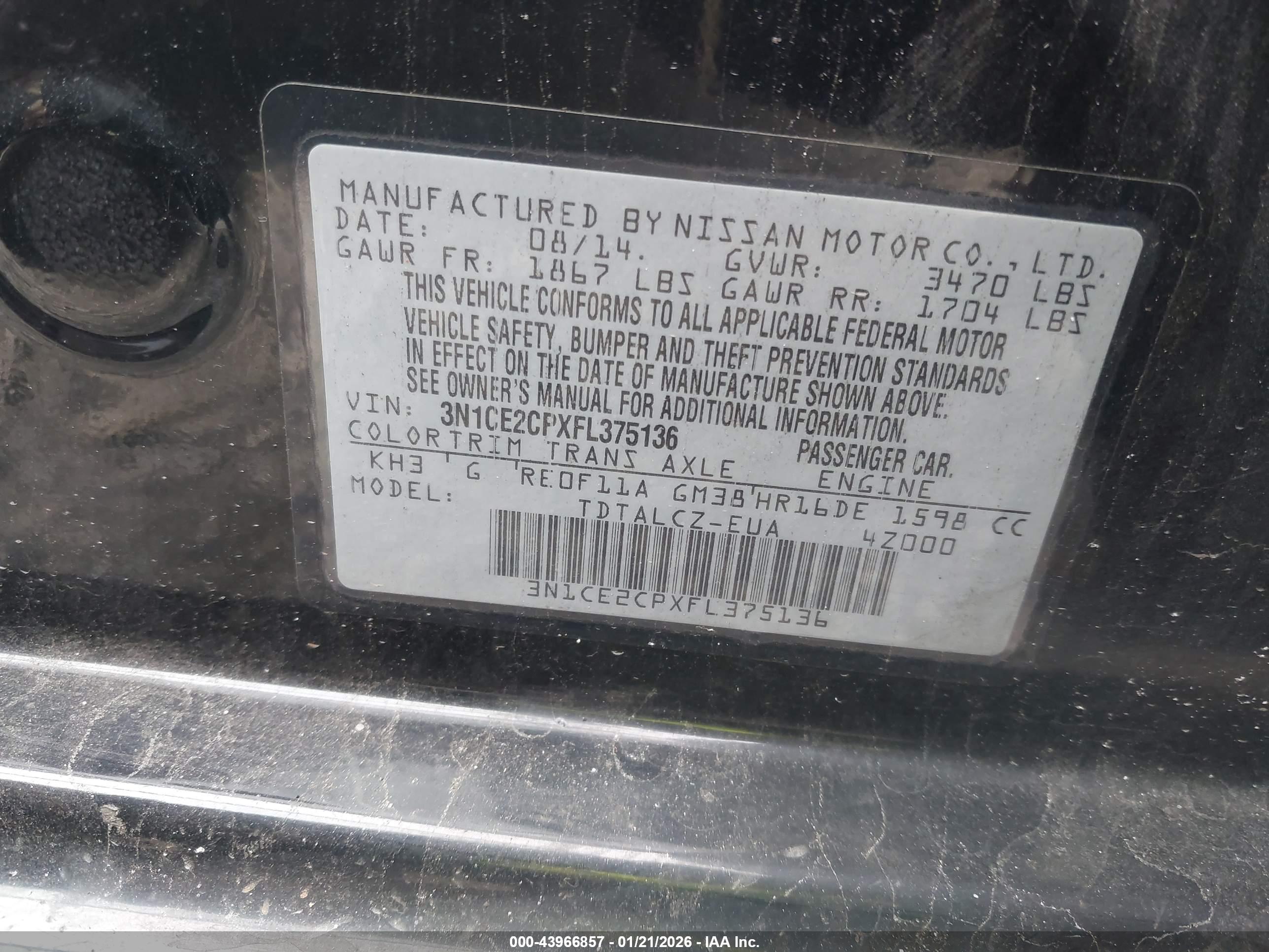 NISSAN VERSA image 9