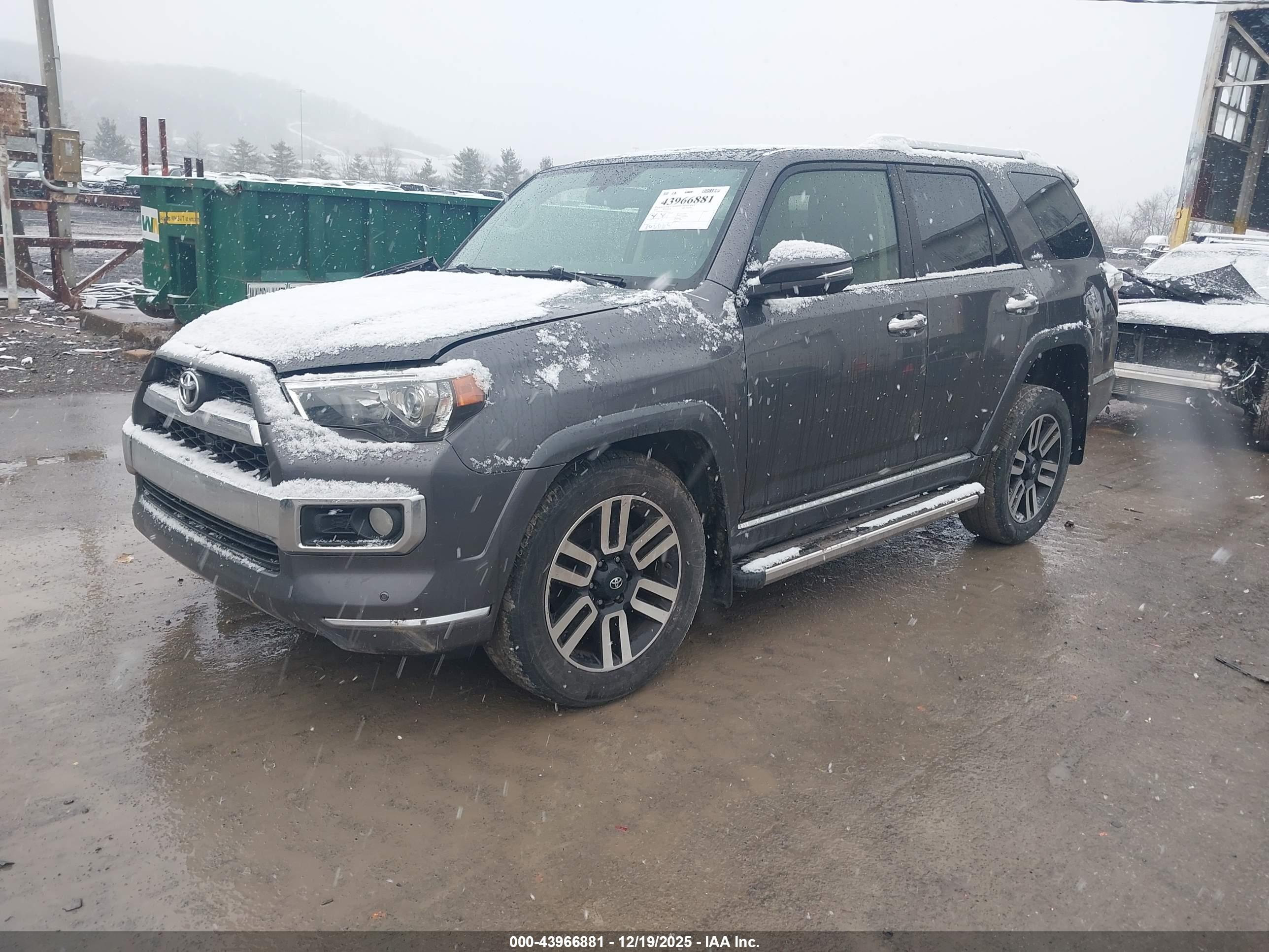 TOYOTA 4RUNNER image 2