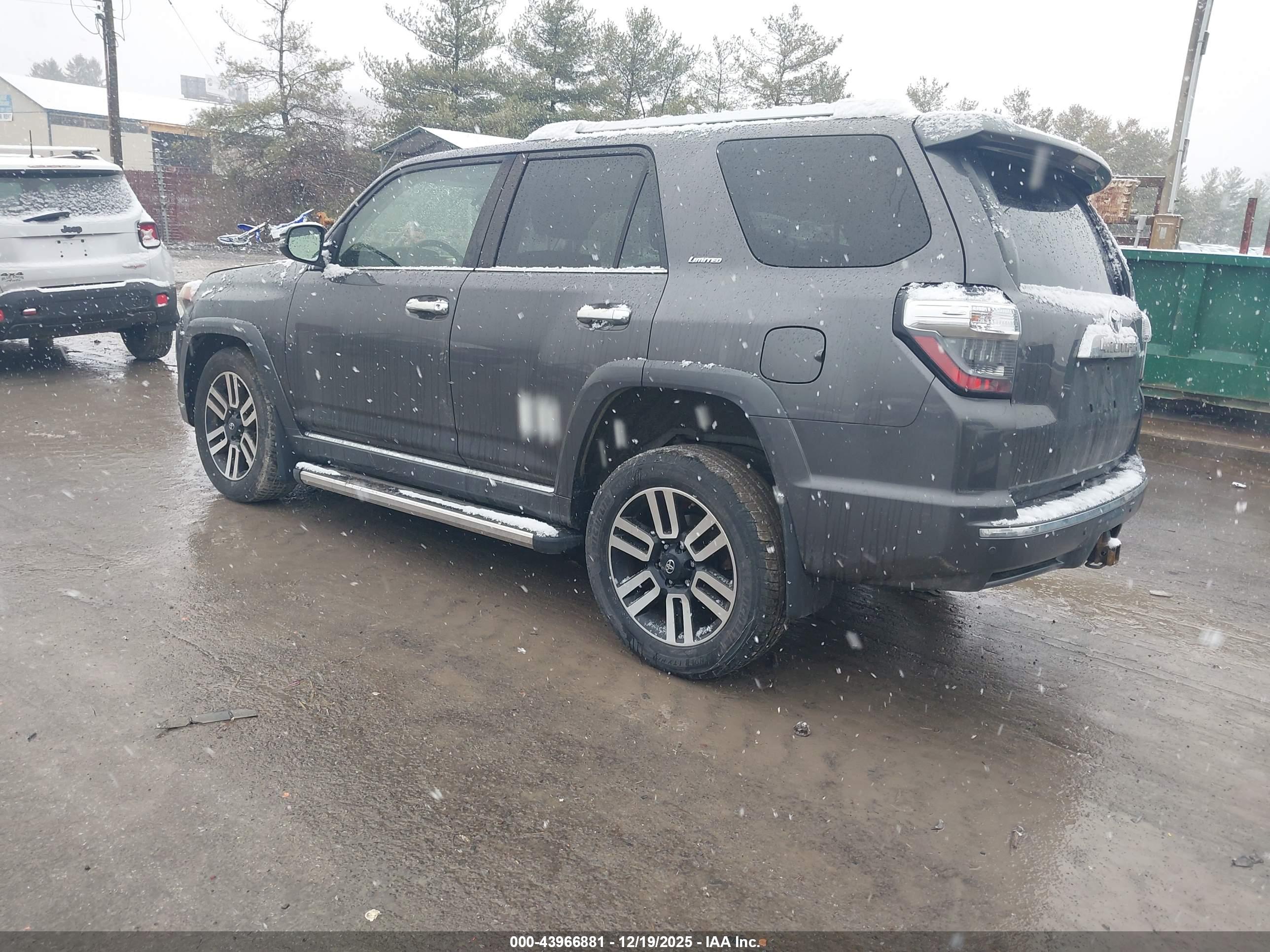 TOYOTA 4RUNNER image 3