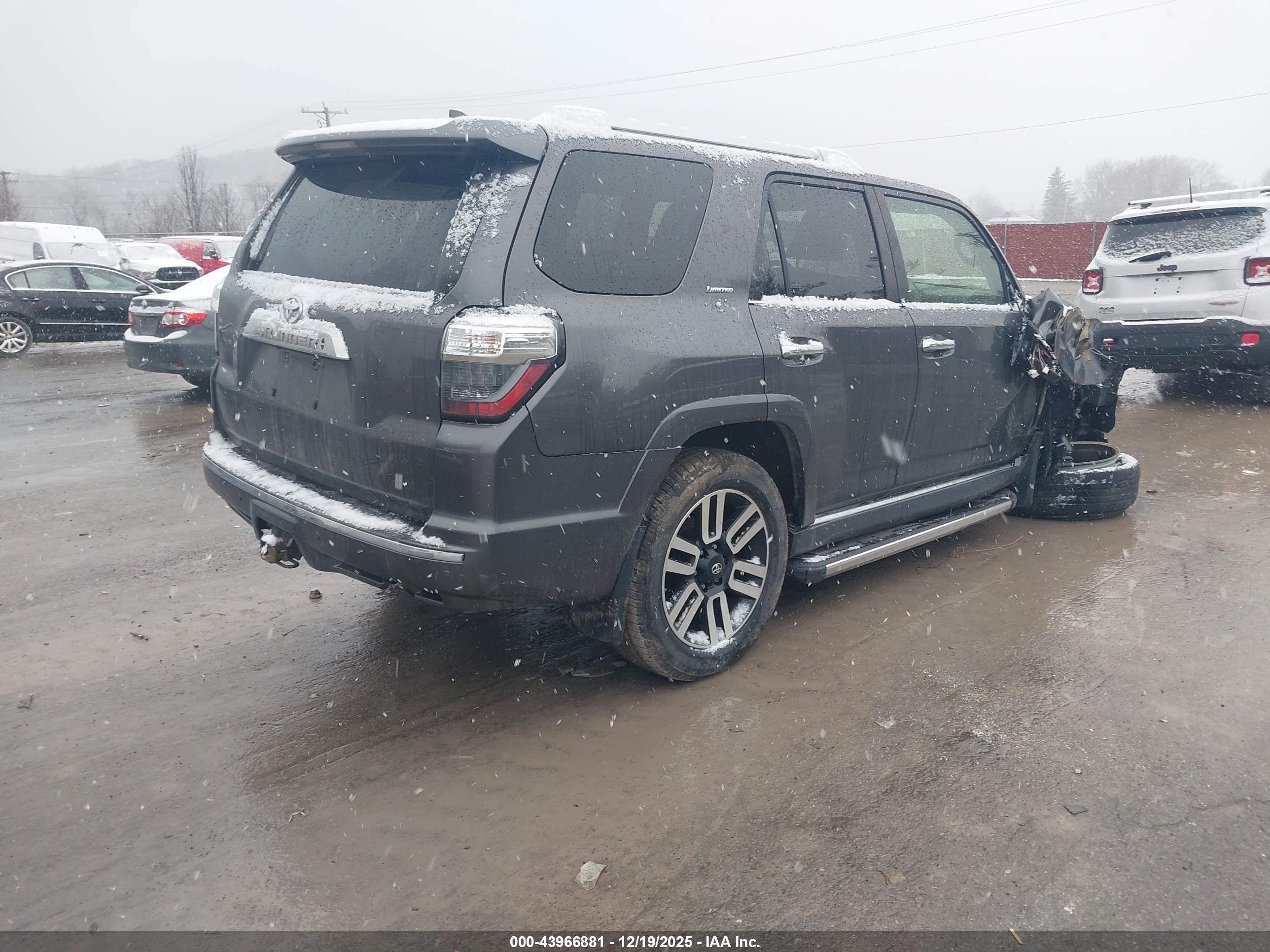 TOYOTA 4RUNNER image 4