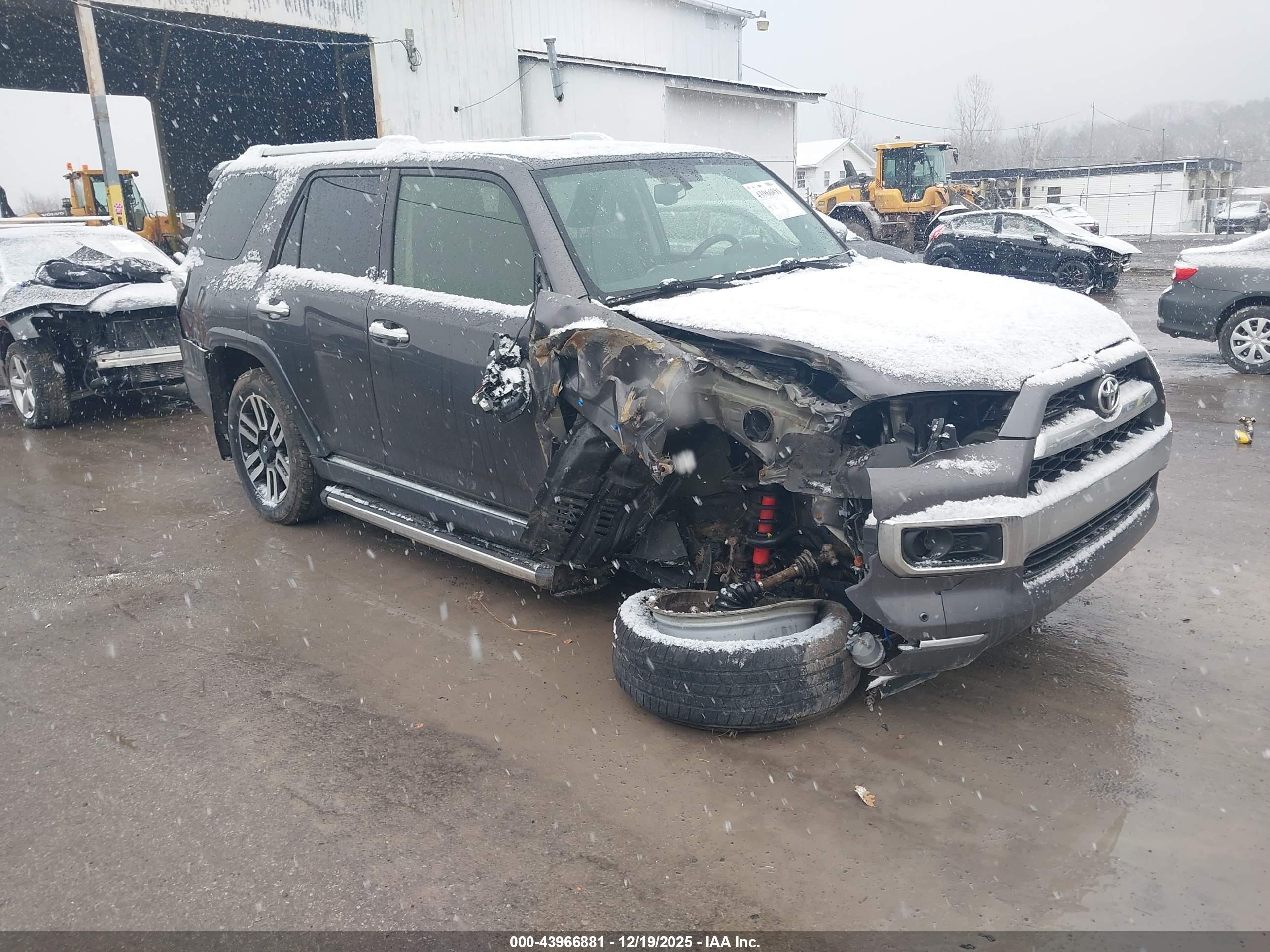 TOYOTA 4RUNNER image 6