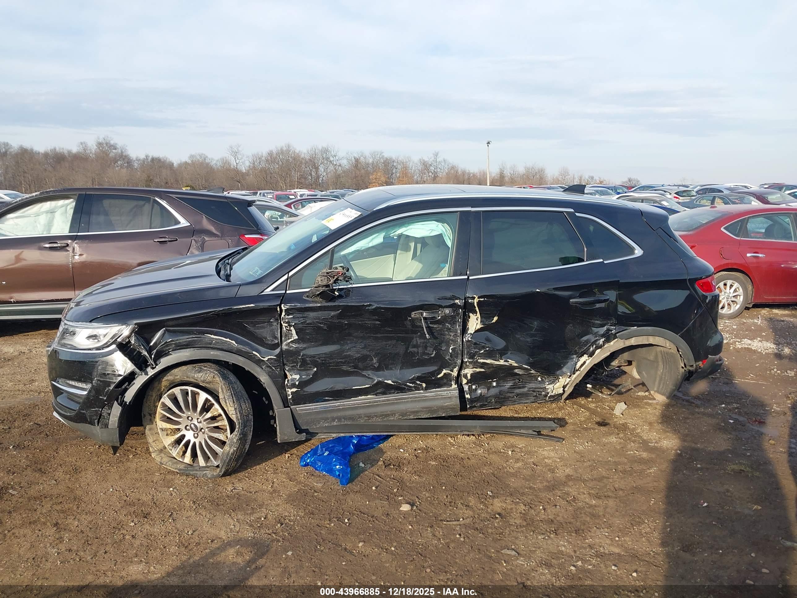 LINCOLN MKC image 6