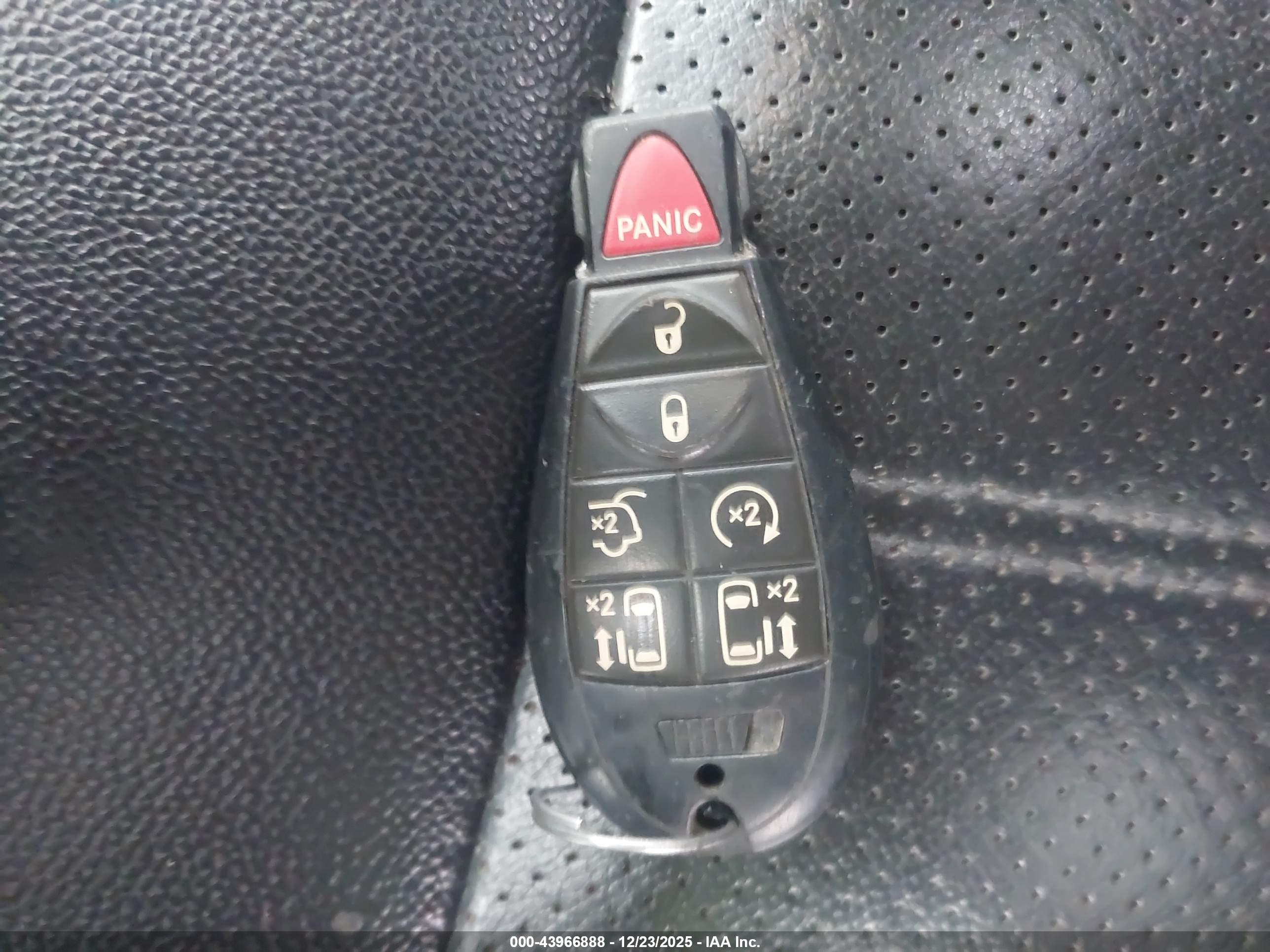 CHRYSLER TOWN image 11