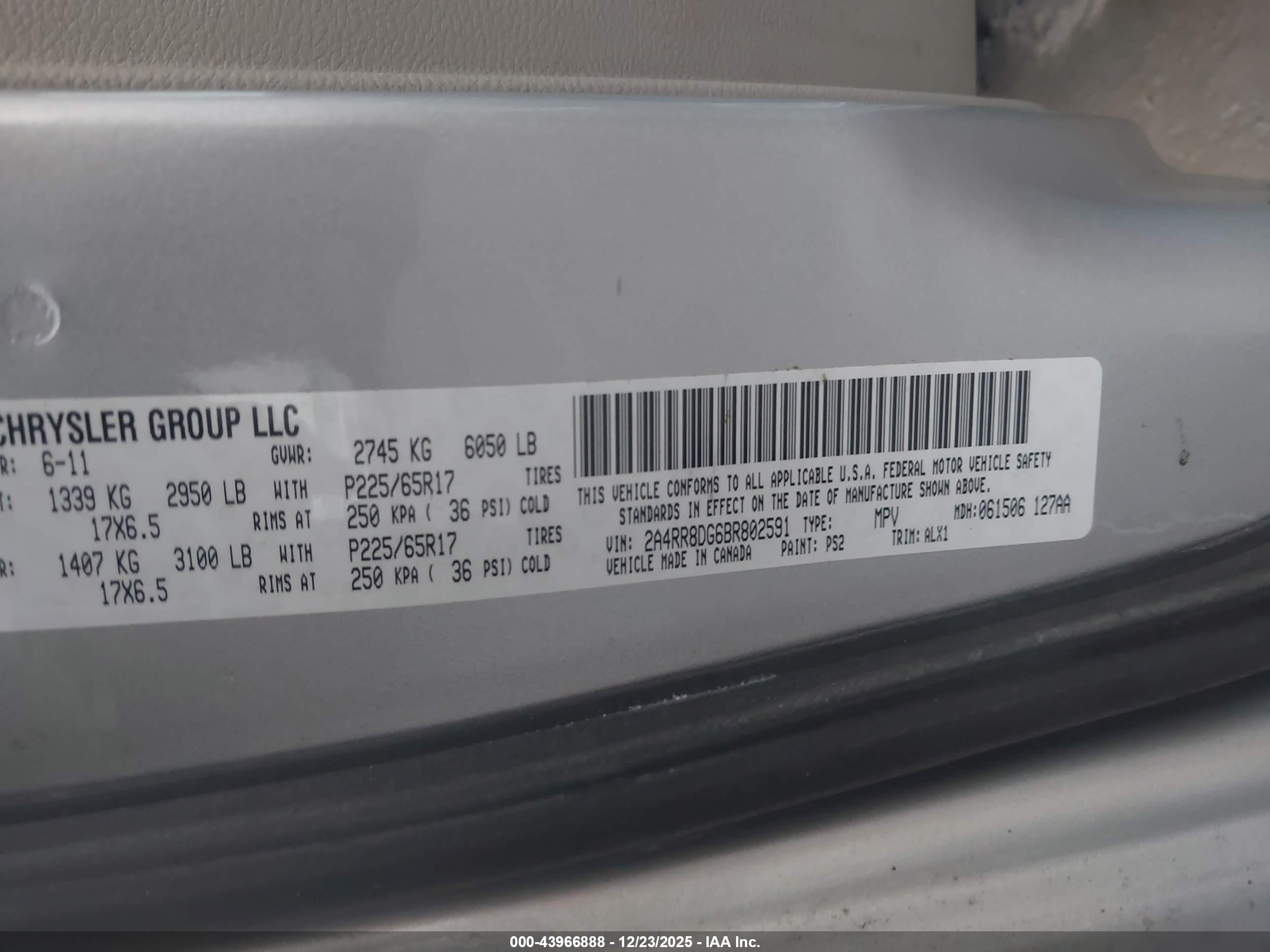 CHRYSLER TOWN image 9